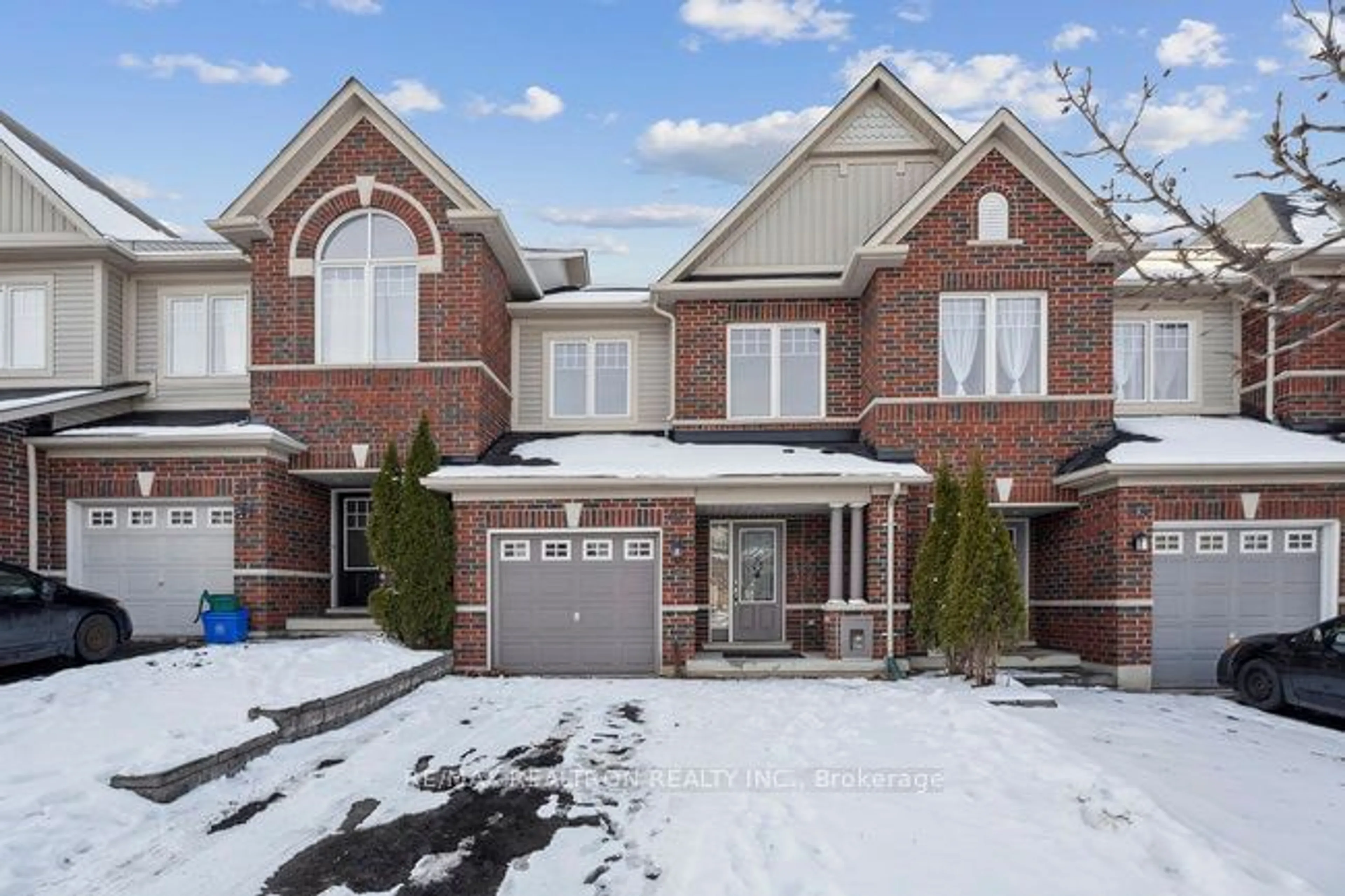 Home with brick exterior material, street for 85 Thatcher Cres, Newmarket Ontario L9N 0B9