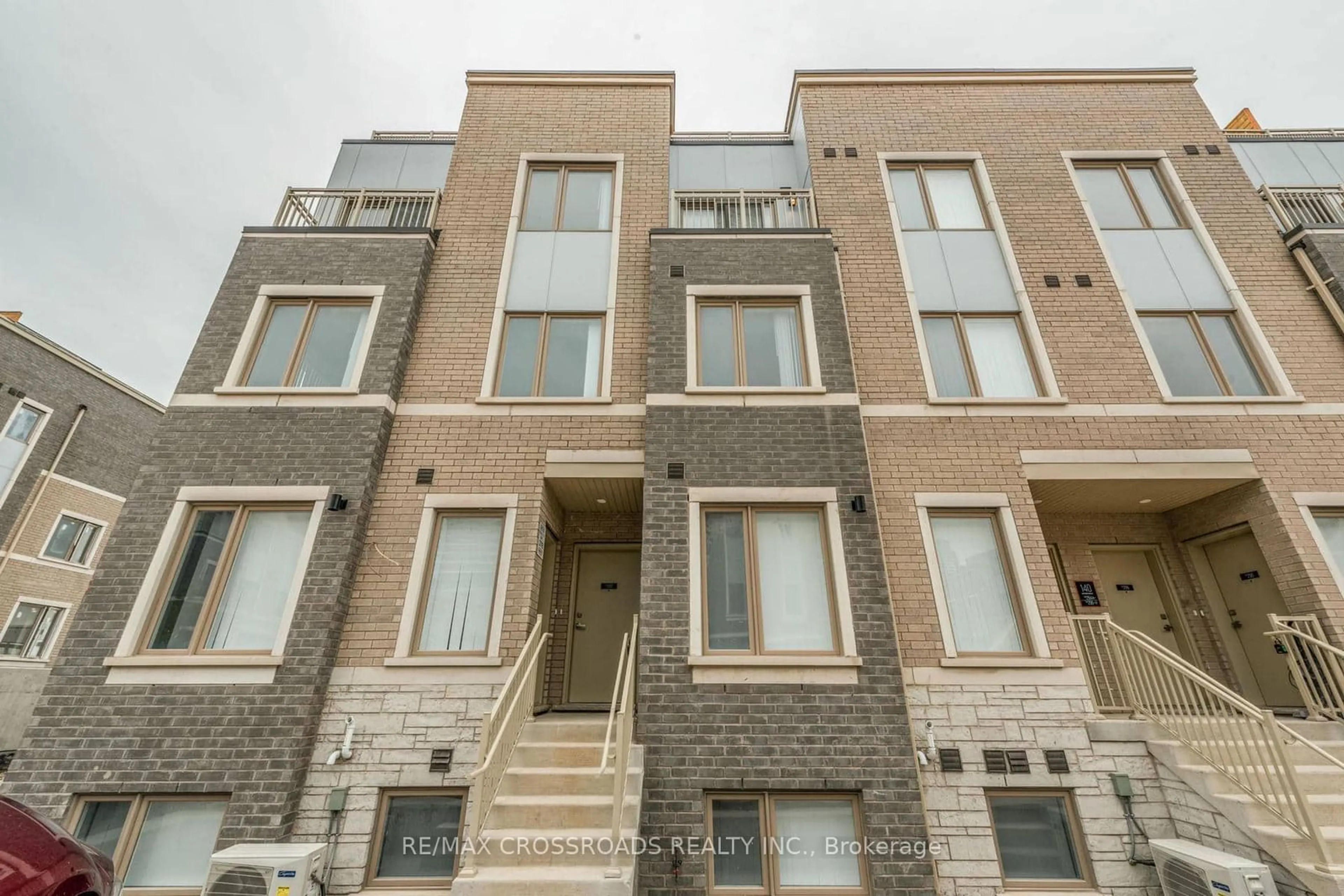 Home with brick exterior material, building for 140 Honeycrisp Cres #292, Vaughan Ontario L4K 0N7