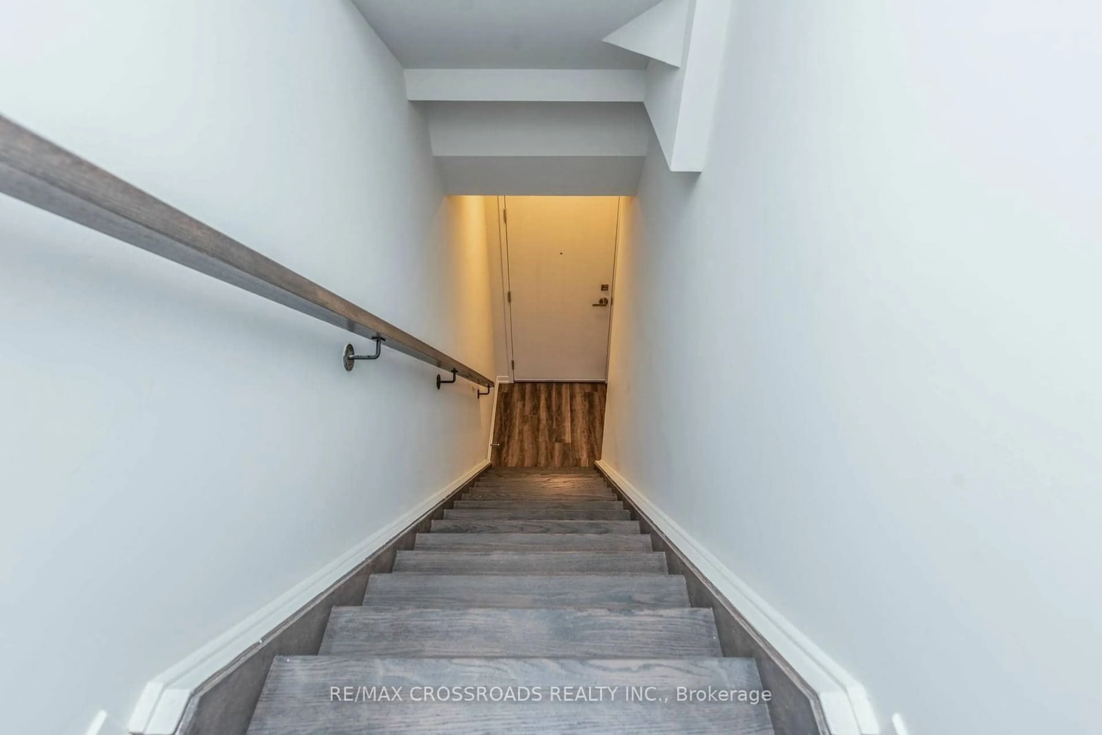 Stairs for 140 Honeycrisp Cres #292, Vaughan Ontario L4K 0N7