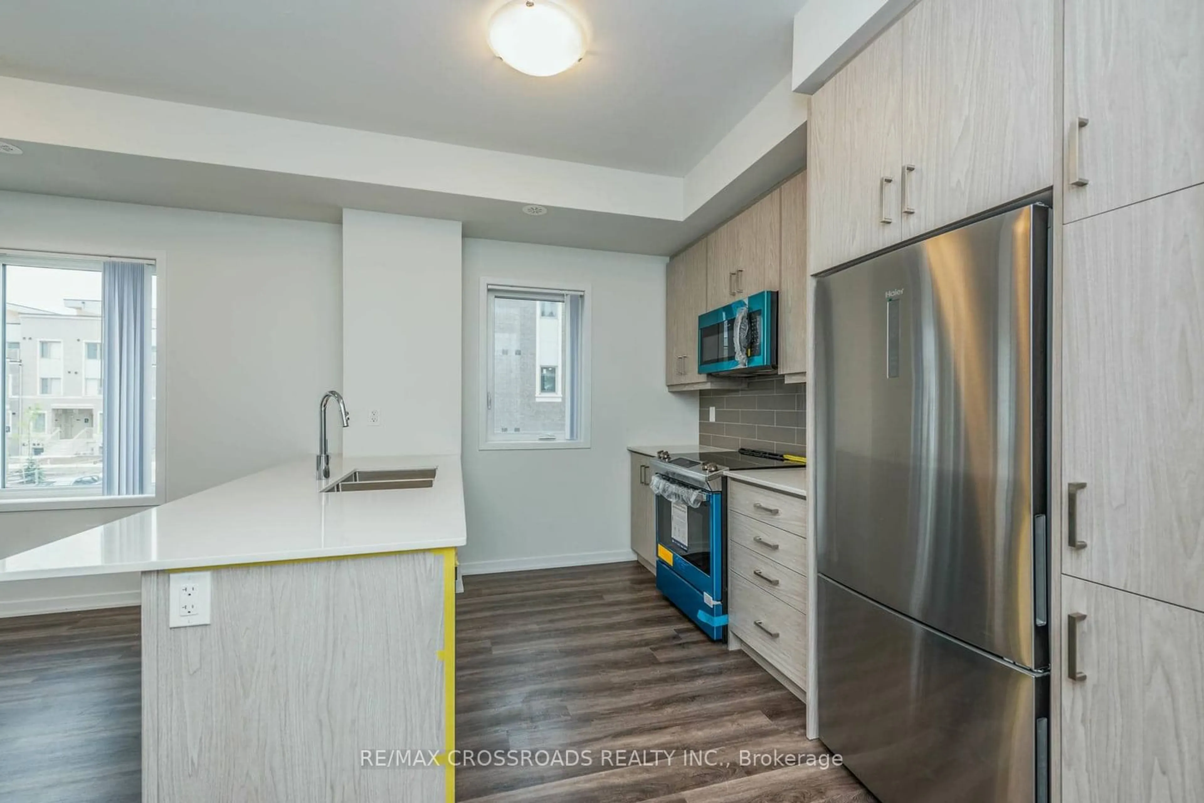 Standard kitchen, unknown for 140 Honeycrisp Cres #292, Vaughan Ontario L4K 0N7