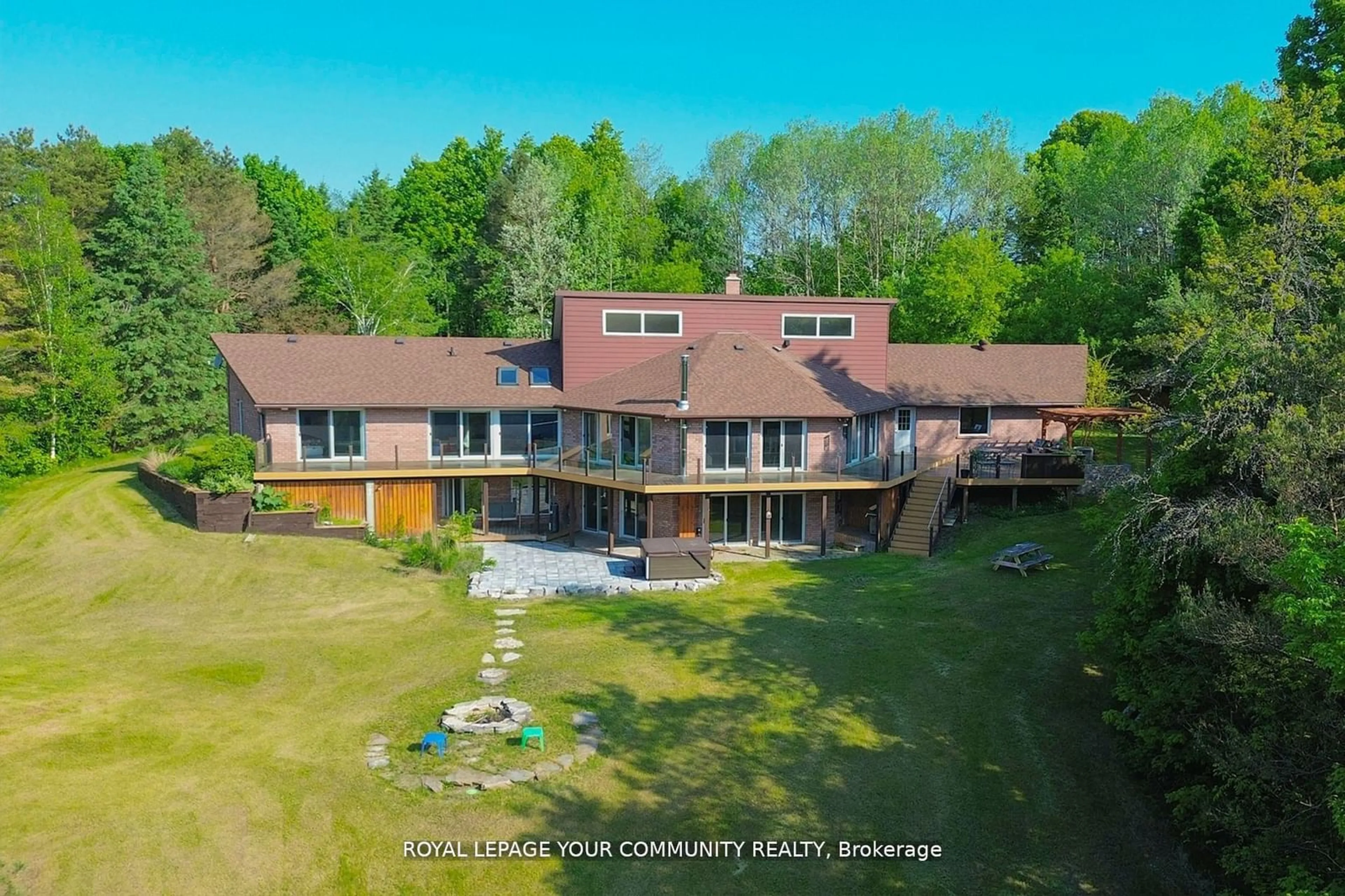 A pic from outside/outdoor area/front of a property/back of a property/a pic from drone, water/lake/river/ocean view for 4997 Davis Dr, Whitchurch-Stouffville Ontario L4A 1Z1