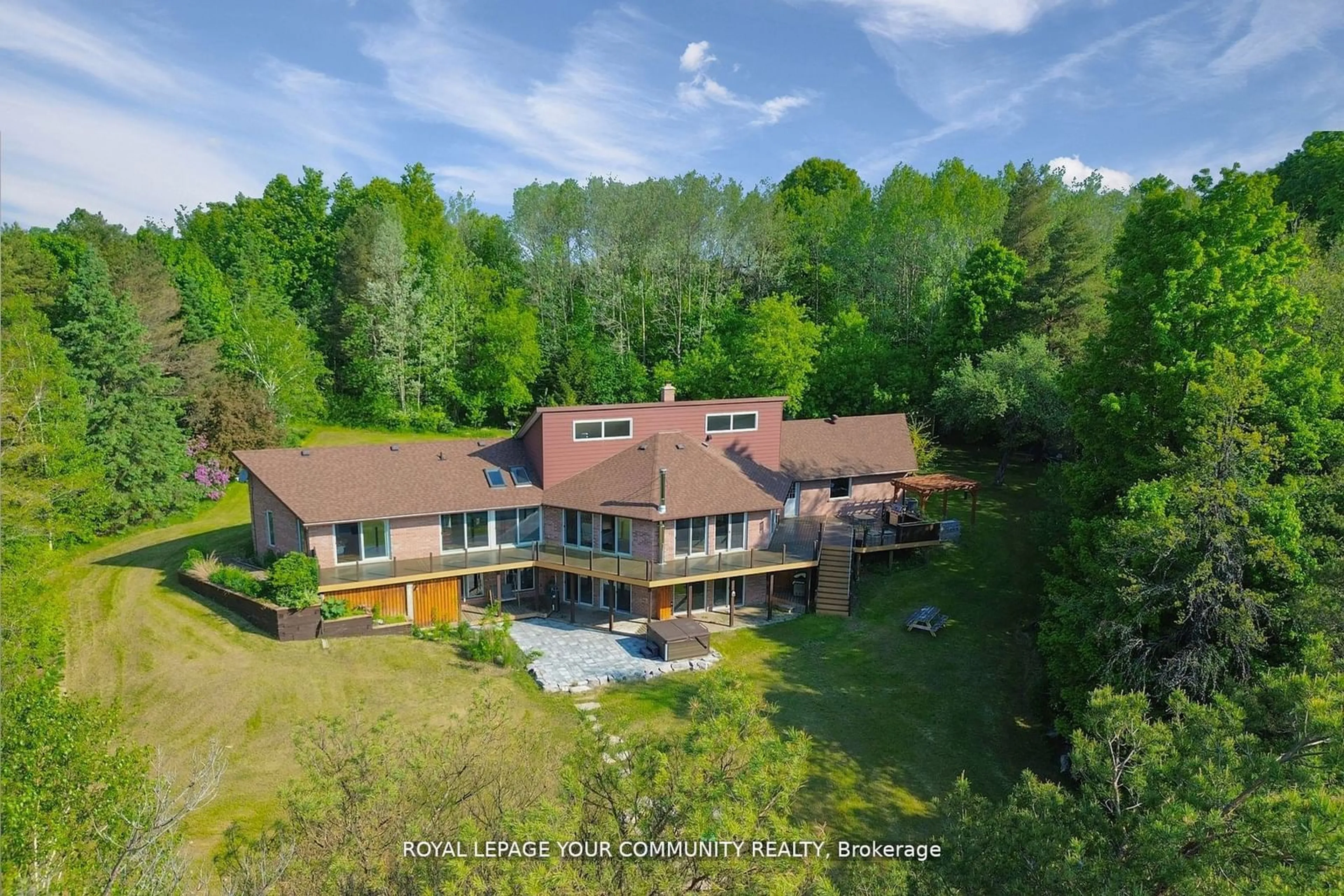 A pic from outside/outdoor area/front of a property/back of a property/a pic from drone, unknown for 4997 Davis Dr, Whitchurch-Stouffville Ontario L4A 1Z1