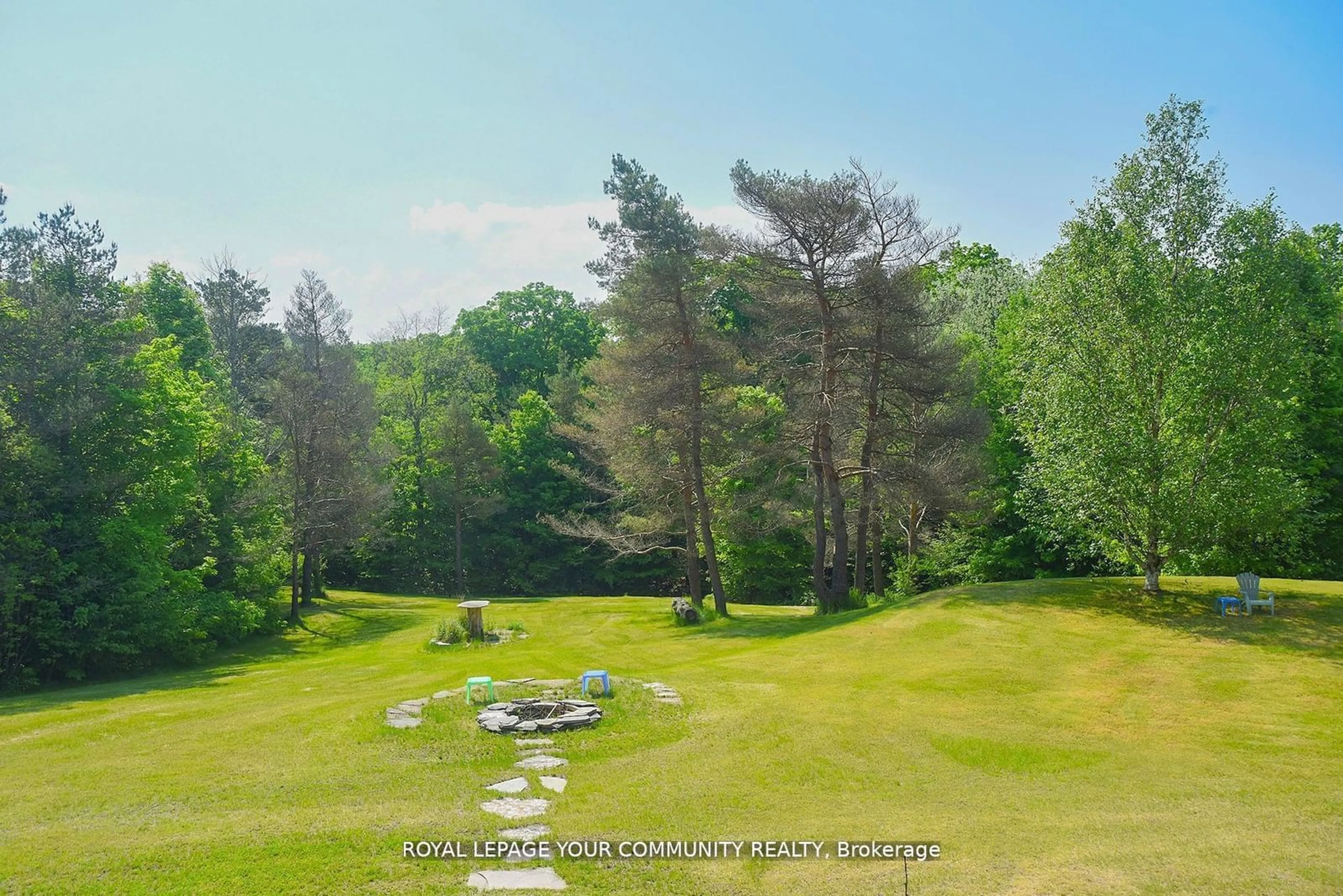 A pic from outside/outdoor area/front of a property/back of a property/a pic from drone, forest/trees view for 4997 Davis Dr, Whitchurch-Stouffville Ontario L4A 1Z1