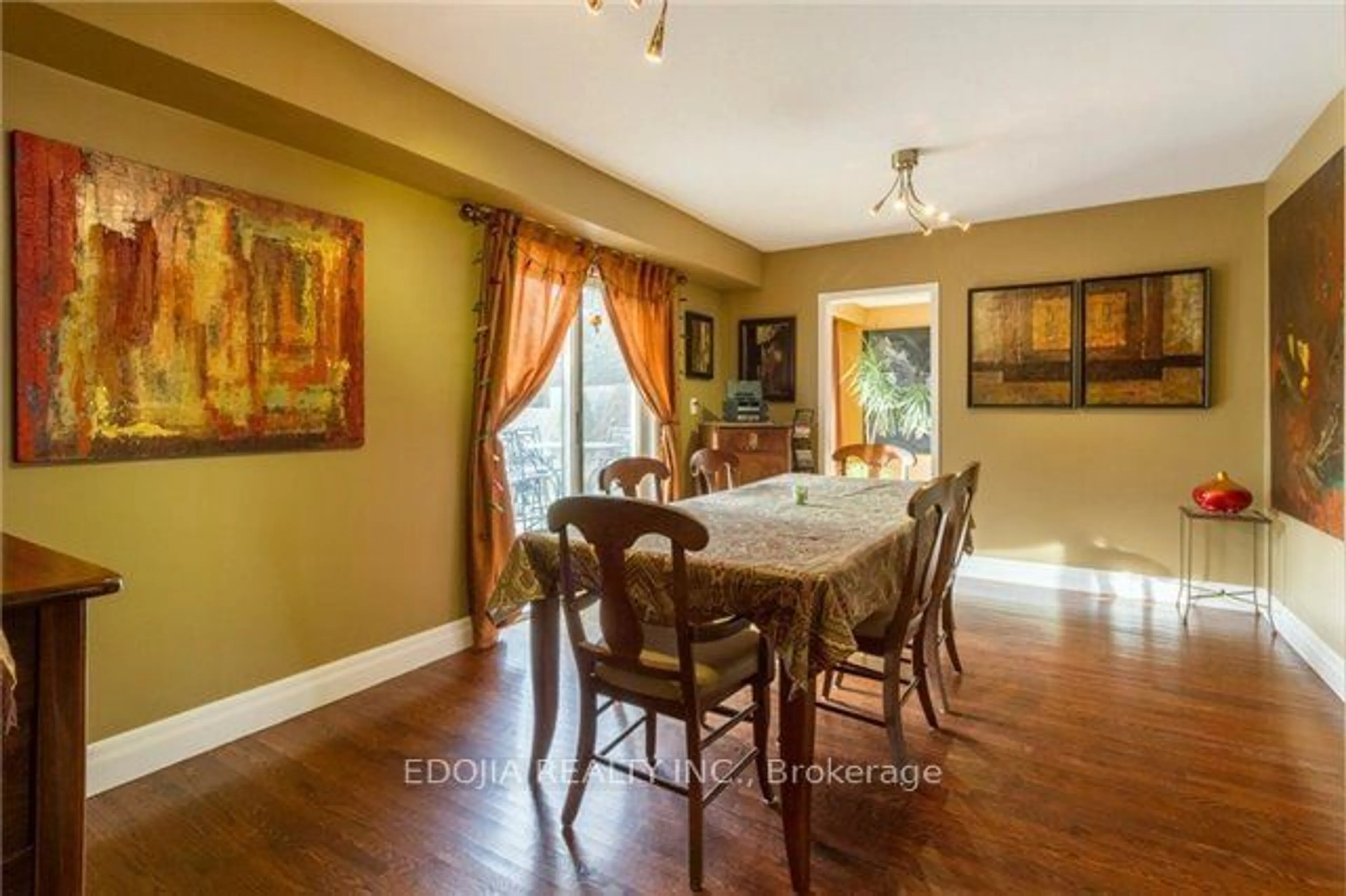 Dining room, unknown for 140 Bay Thorn Dr, Markham Ontario L3T 3T9