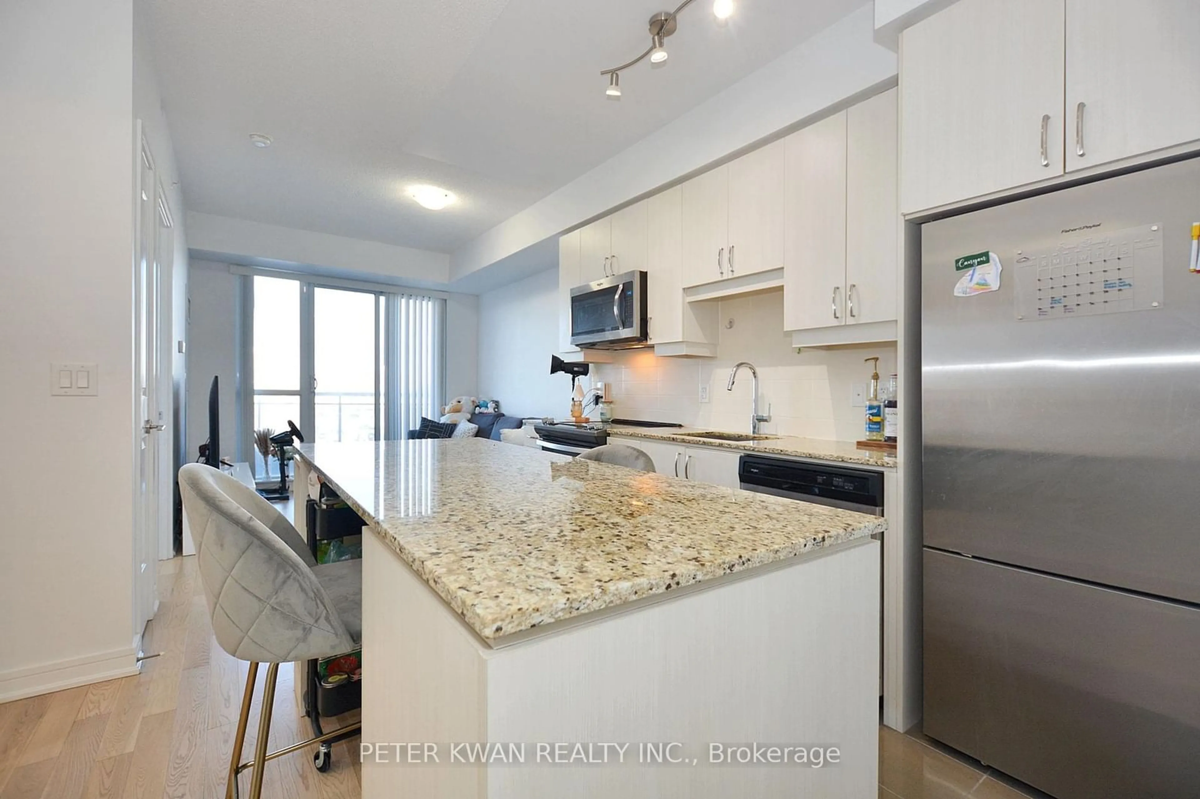 Standard kitchen, ceramic/tile floor for 9205 Yonge St #618NE, Richmond Hill Ontario L4C 1V5