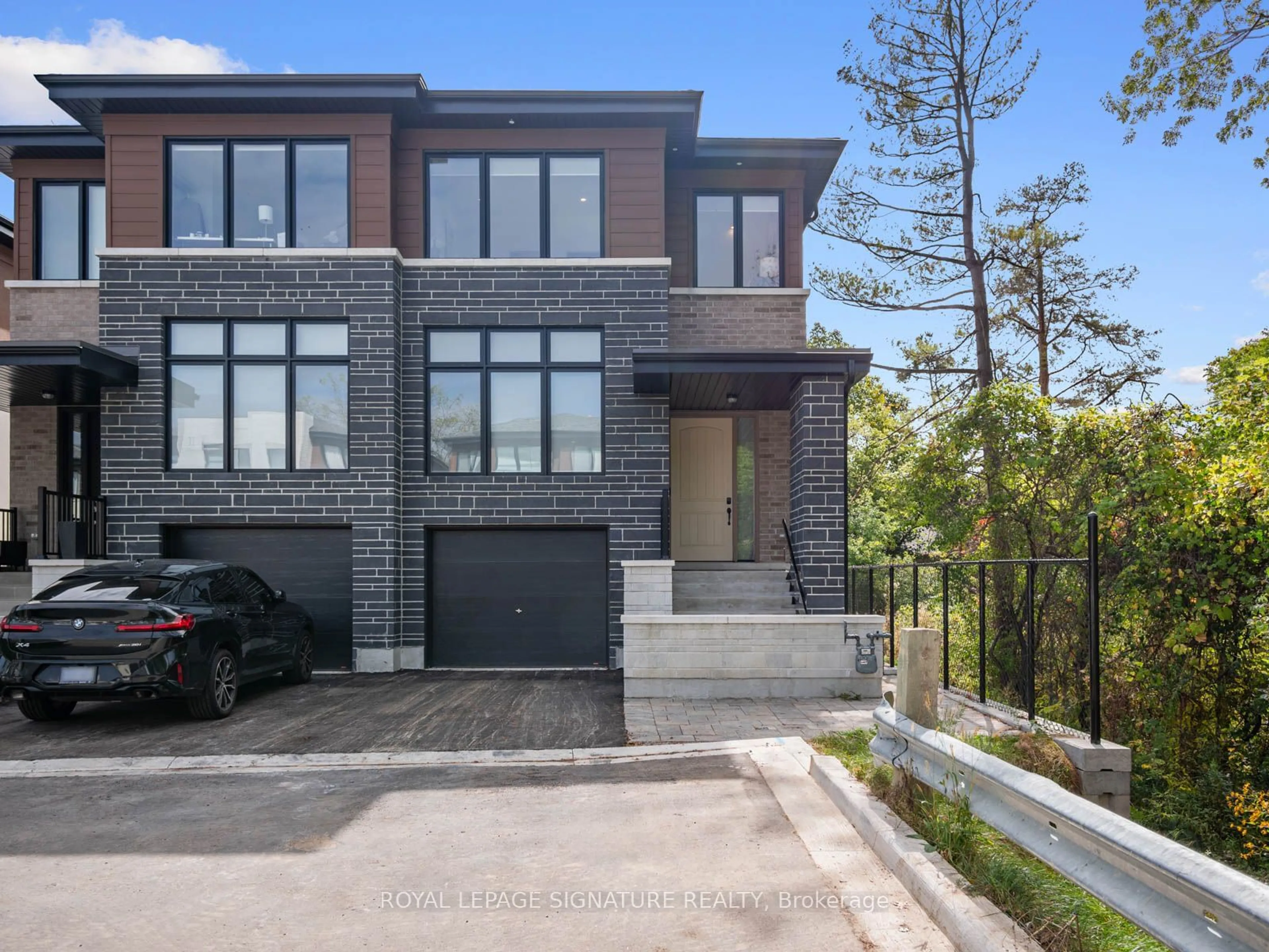 Home with brick exterior material, street for 9 Direzze Crt, Richmond Hill Ontario L4C 5T8