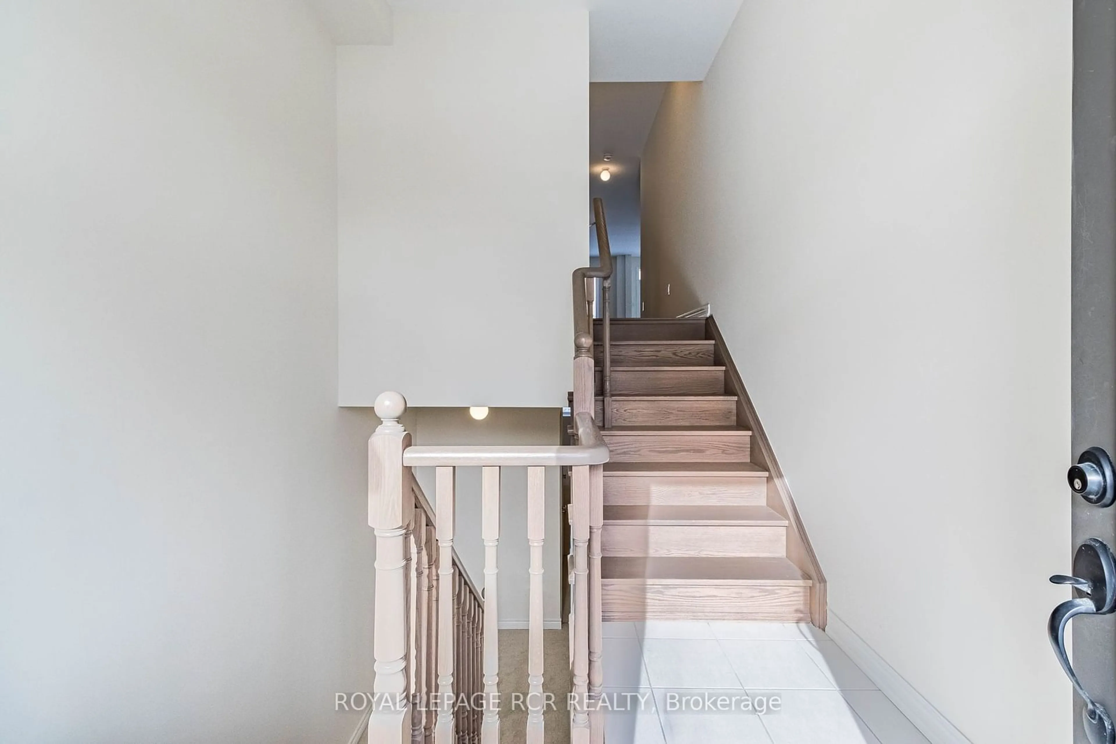 Stairs for 90 Singhampton Rd, Vaughan Ontario L4H 5J6