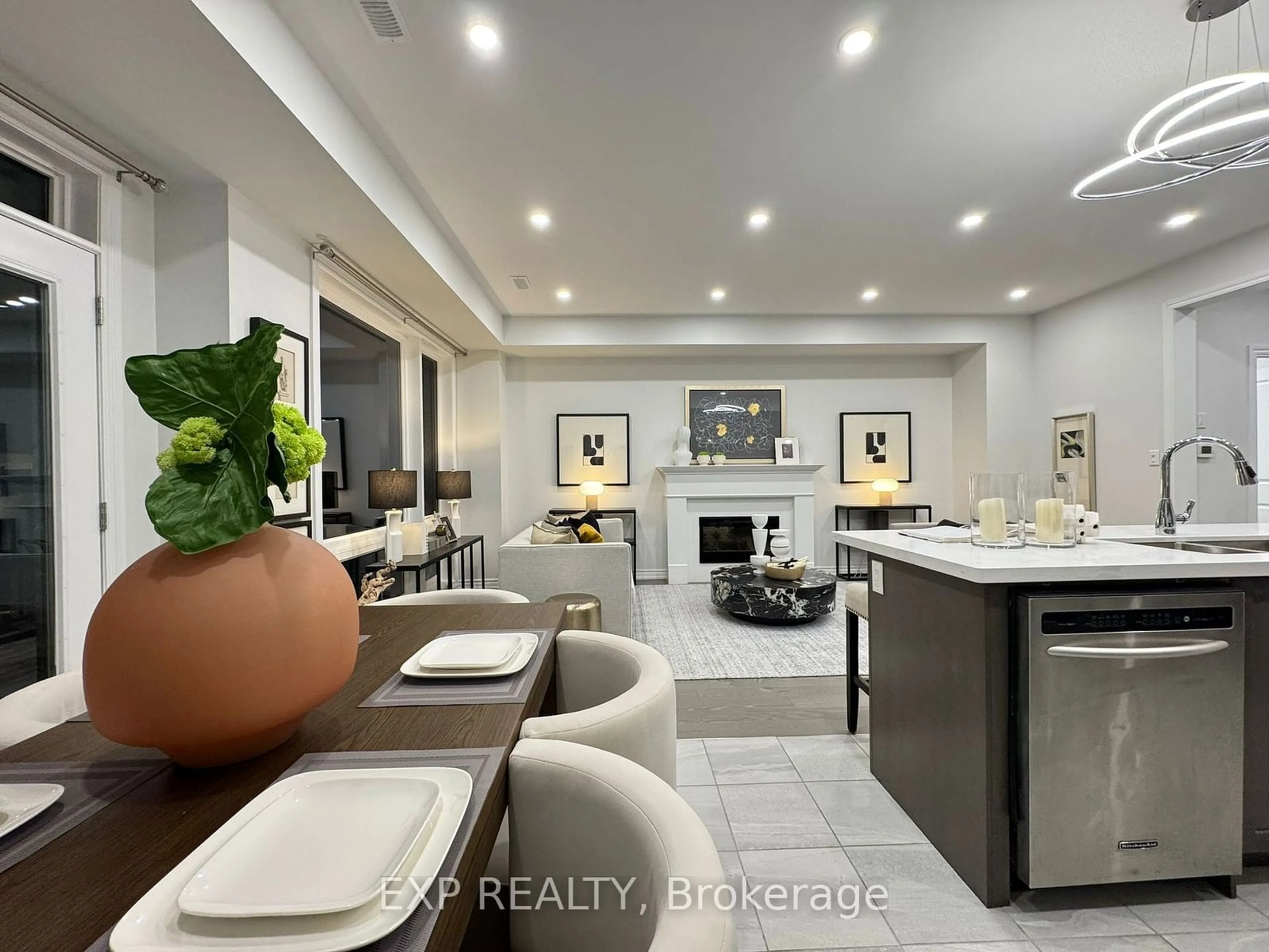 Open concept kitchen, ceramic/tile floor for 7 Breyworth Rd, Markham Ontario L6C 0Z5