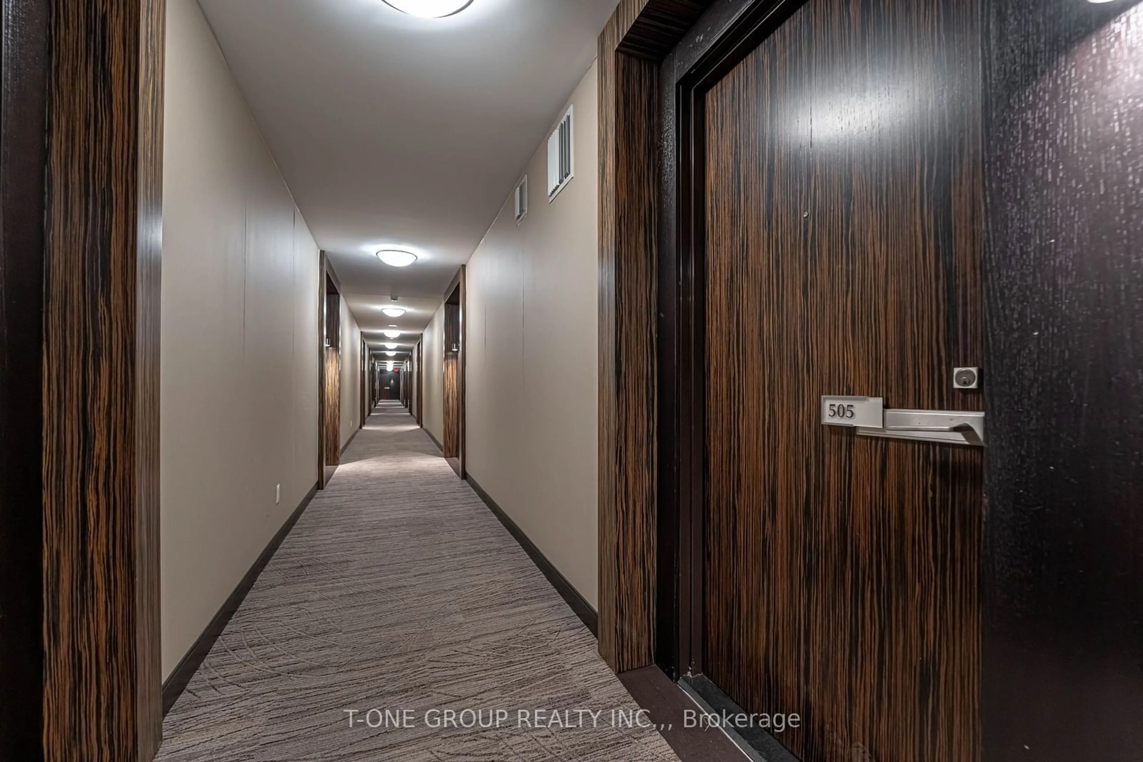 Indoor foyer for 277 South Park Rd #505, Markham Ontario L3T 0B7