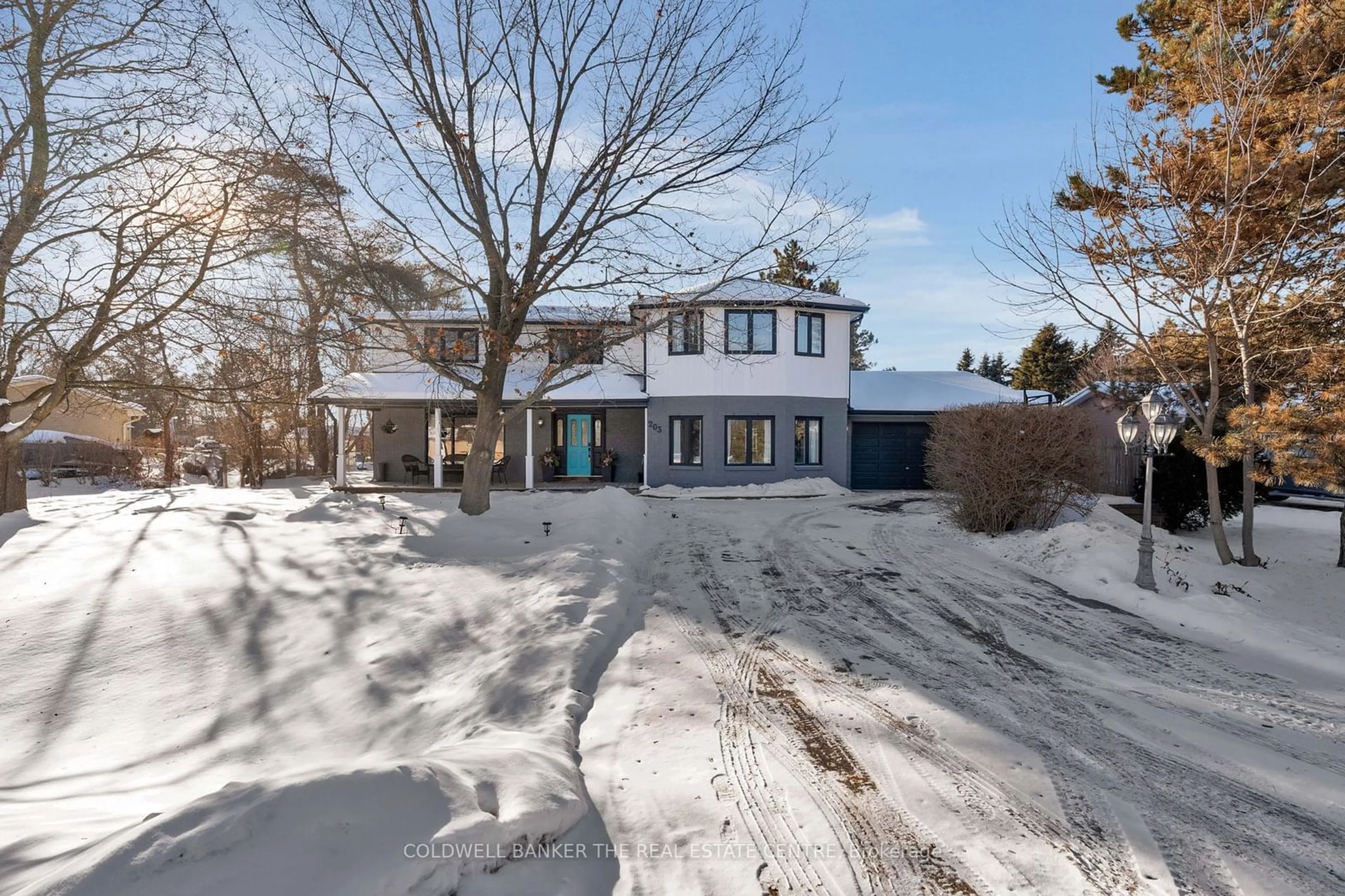 A pic from outside/outdoor area/front of a property/back of a property/a pic from drone, street for 203 Camilla Cres, Essa Ontario L0L 2N0