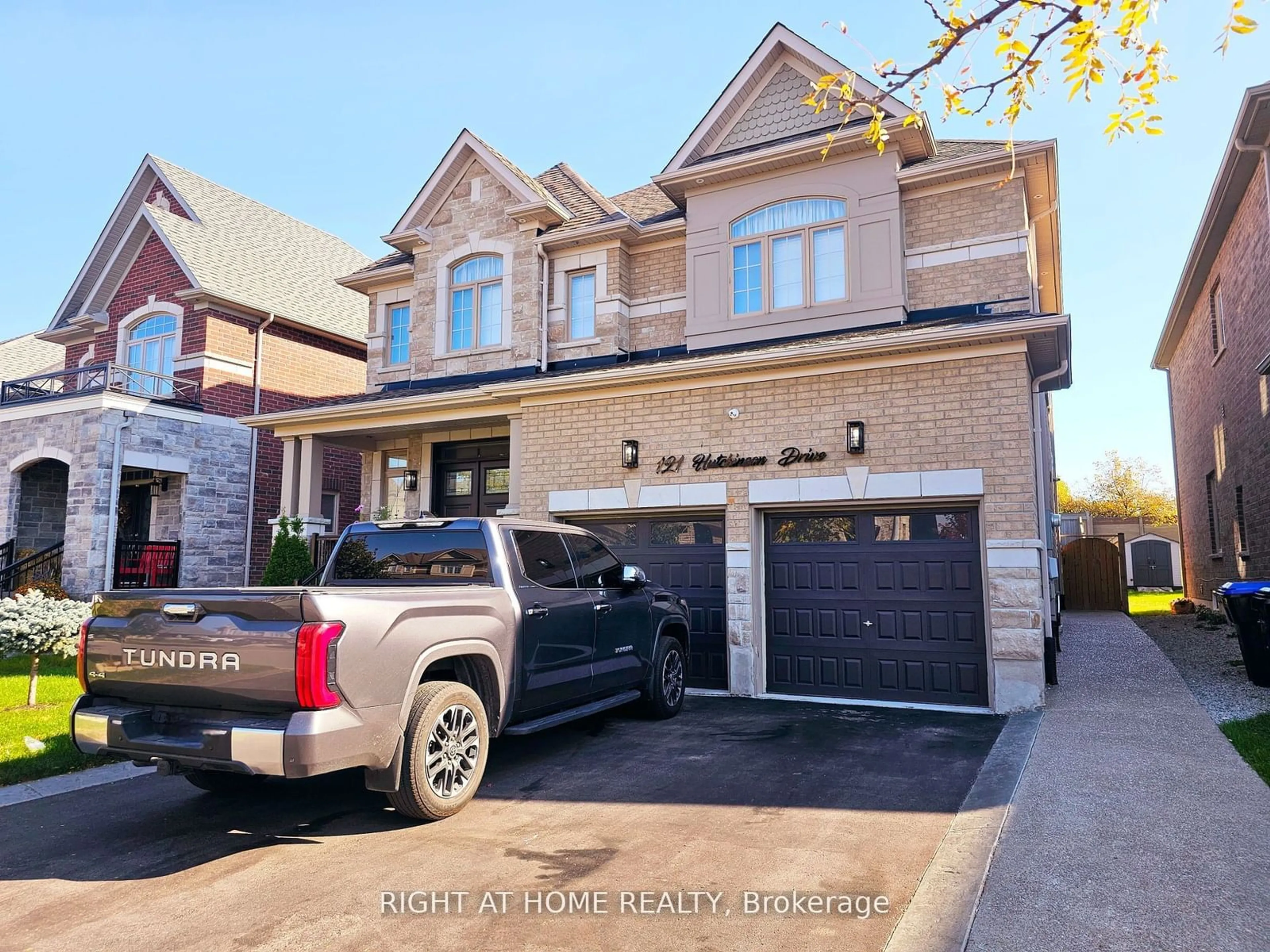 Home with brick exterior material, street for 121 Hutchinson Dr, New Tecumseth Ontario L9R 0P6