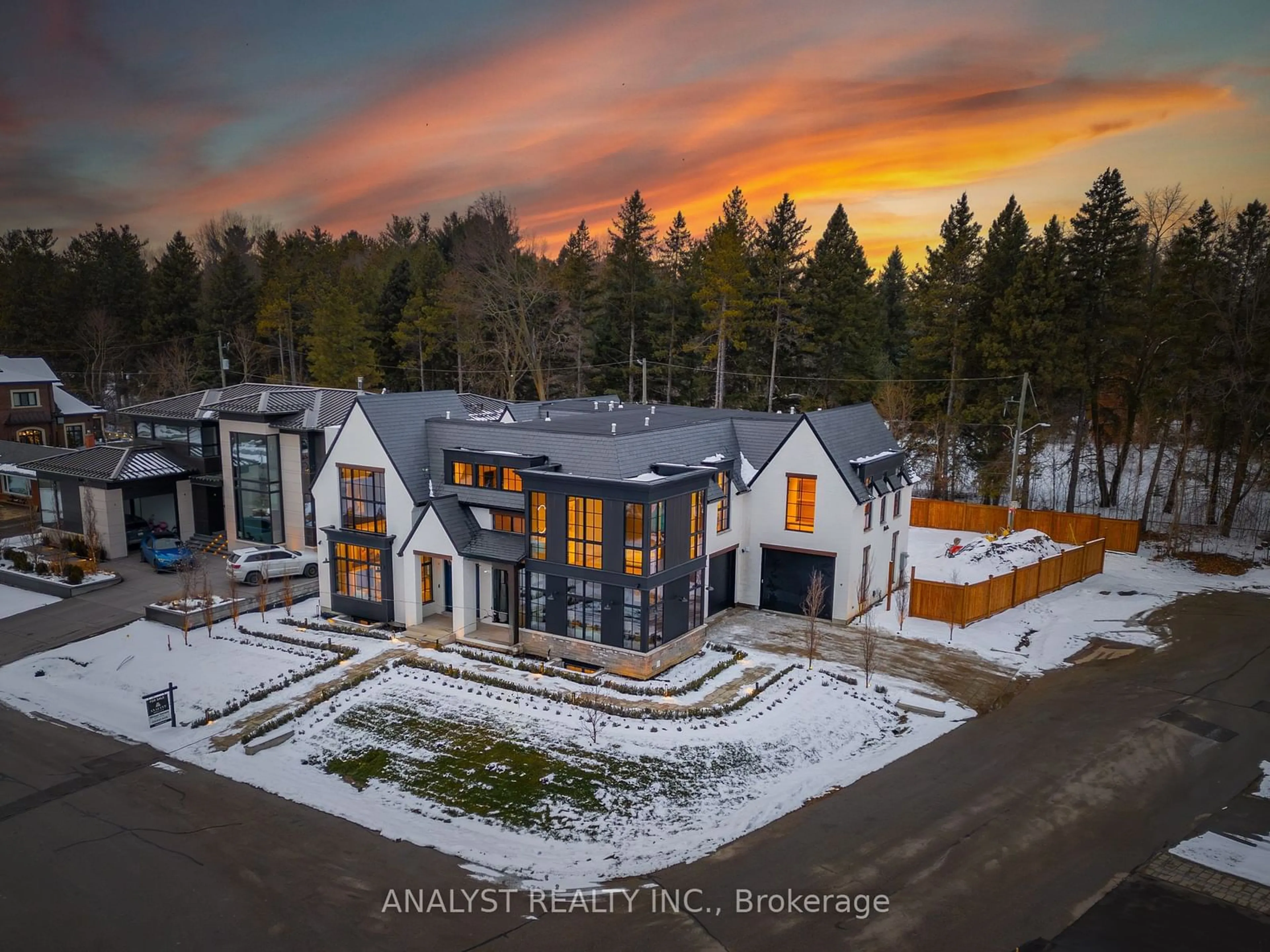 A pic from outside/outdoor area/front of a property/back of a property/a pic from drone, unknown for 178 Rushworth Cres, Vaughan Ontario L0J 1C0