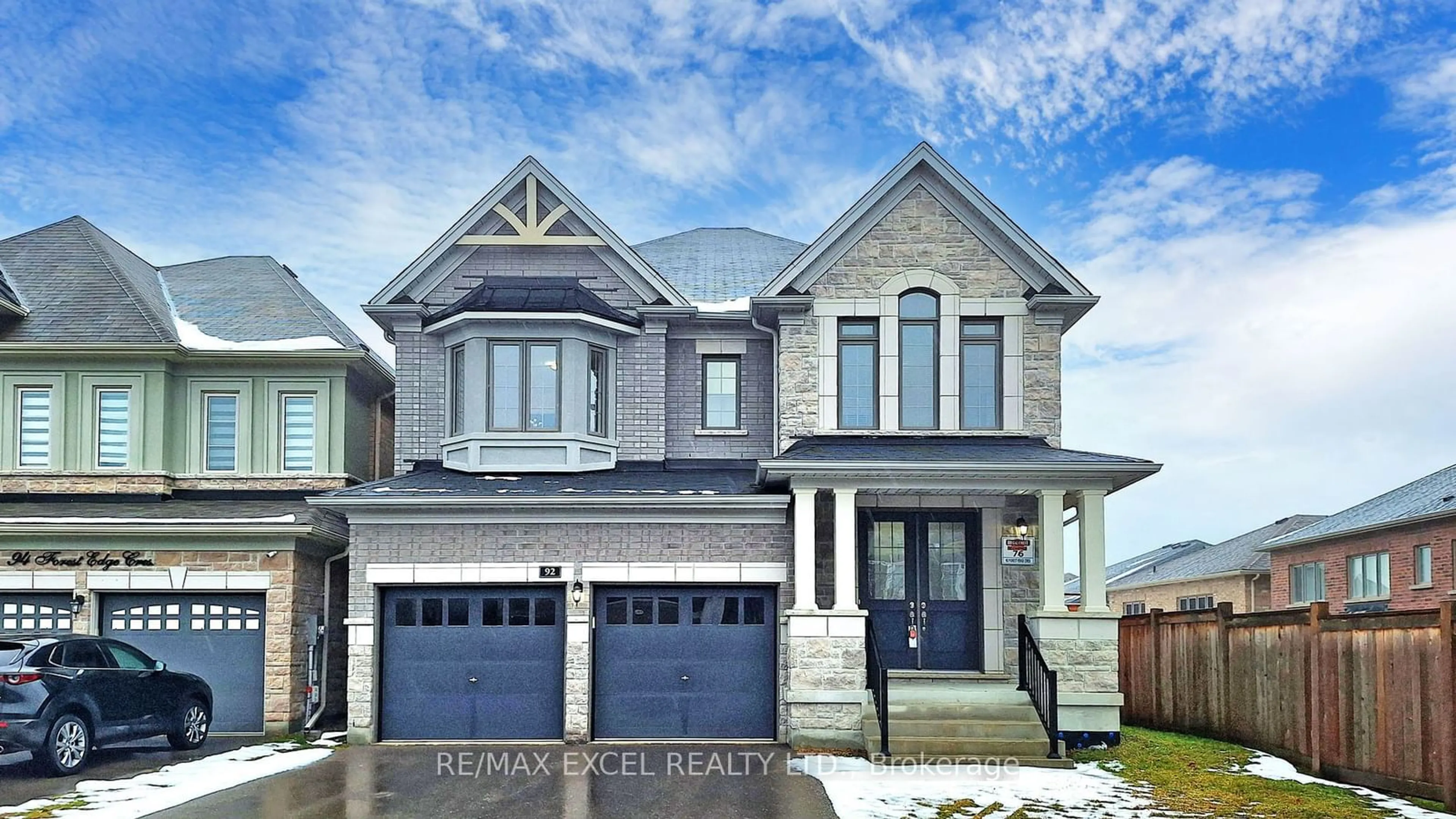 Home with brick exterior material, street for 92 Forest Edge Cres, East Gwillimbury Ontario L9N 1R8