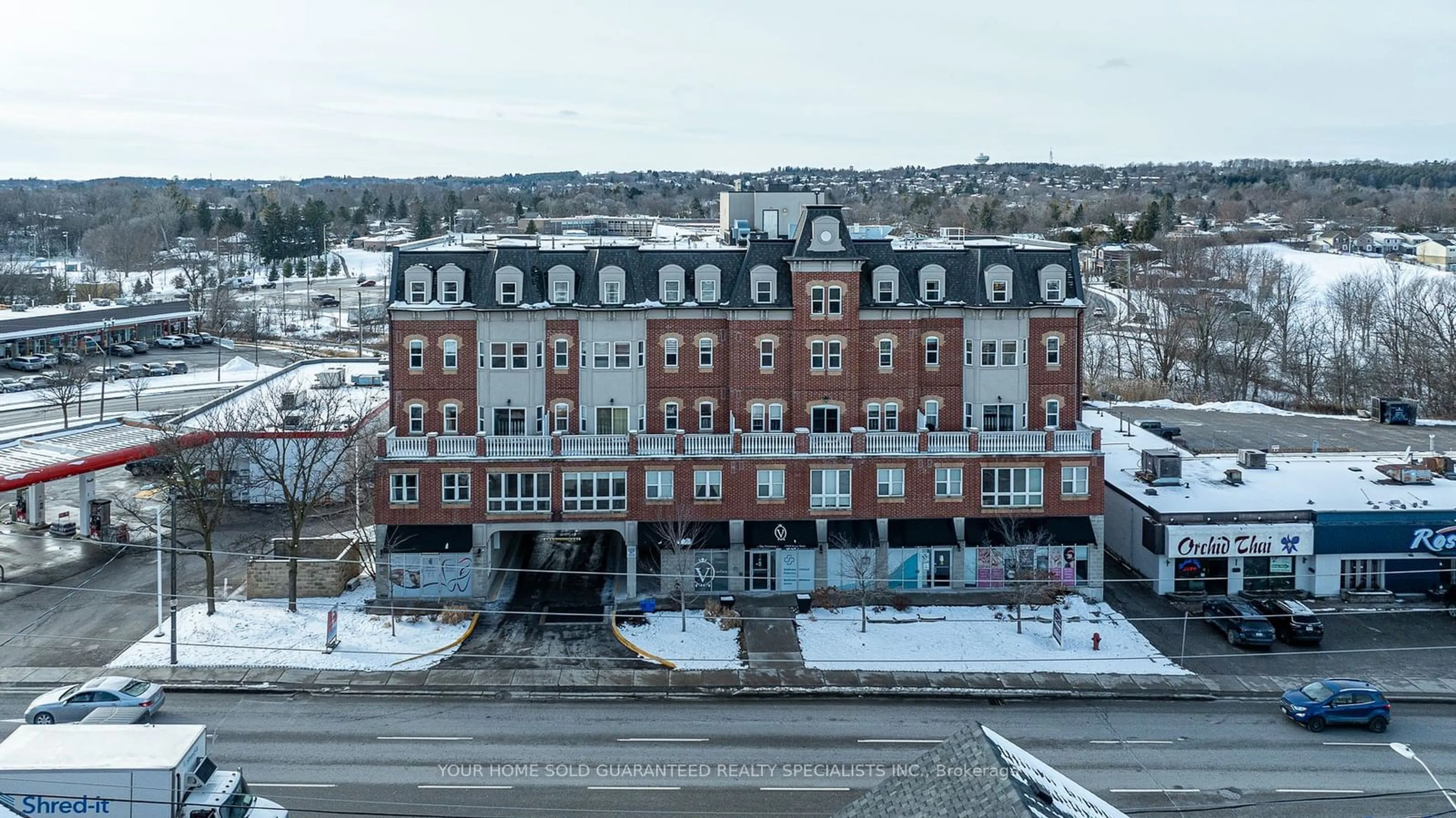 A pic from outside/outdoor area/front of a property/back of a property/a pic from drone, building for 15450 Yonge St #511, Aurora Ontario L4G 0K1