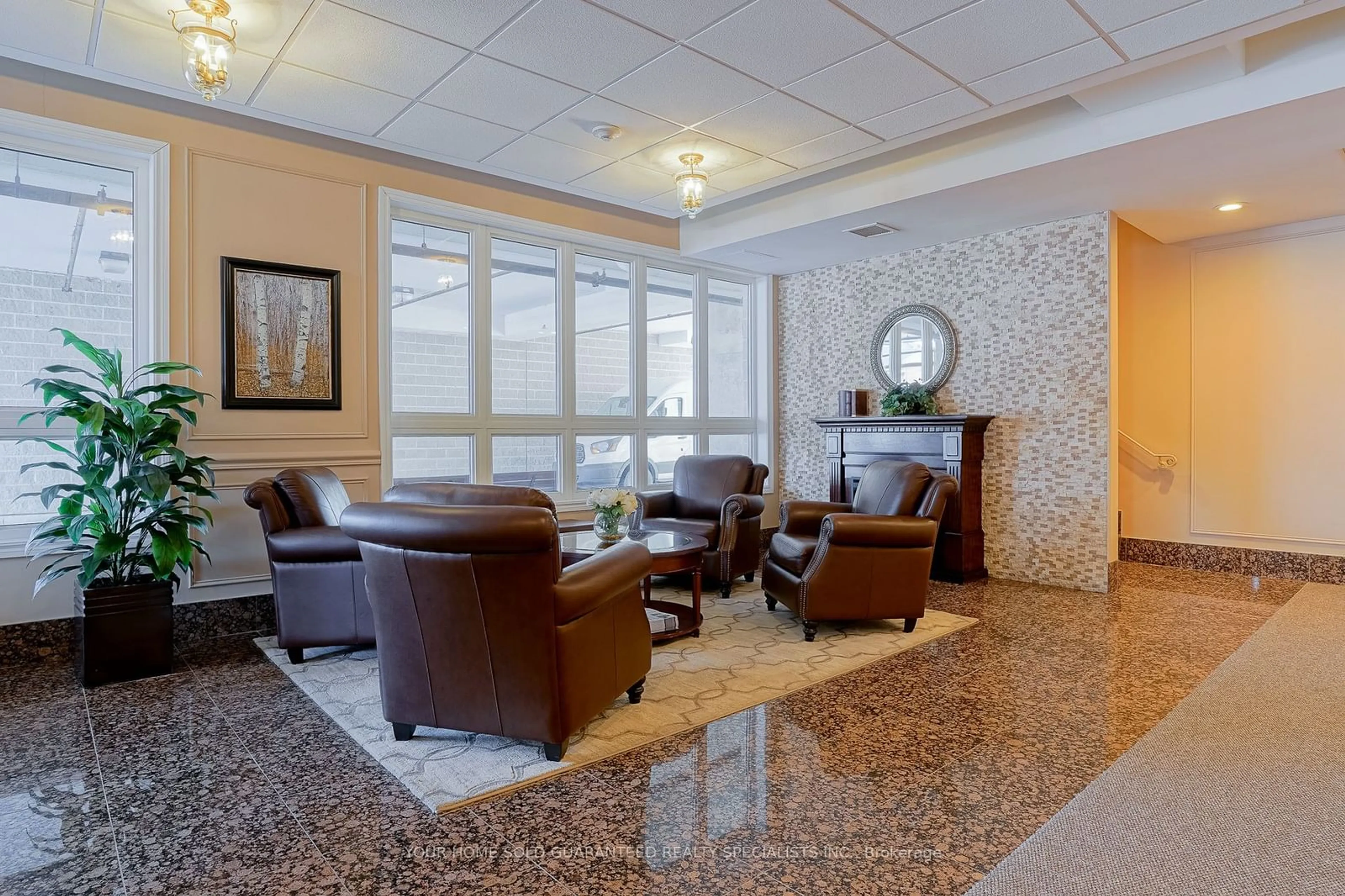 Lobby for 15450 Yonge St #511, Aurora Ontario L4G 0K1