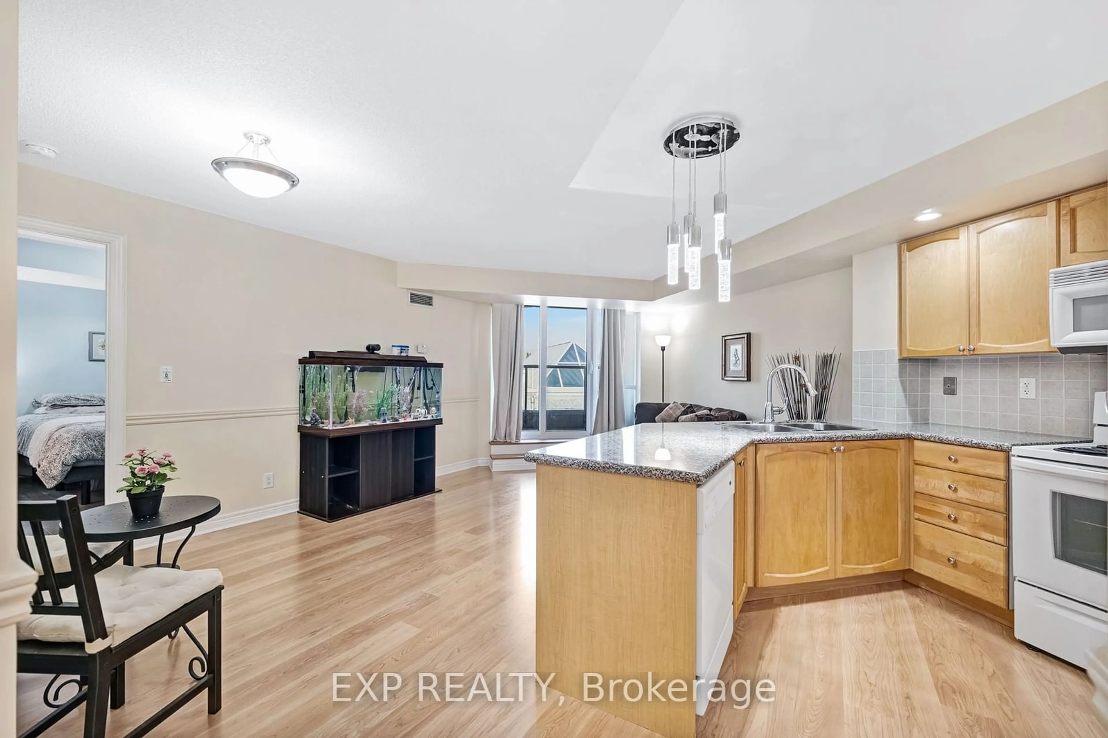 Open concept kitchen, unknown for 33 Cox Blvd #334, Markham Ontario L3R 8A6