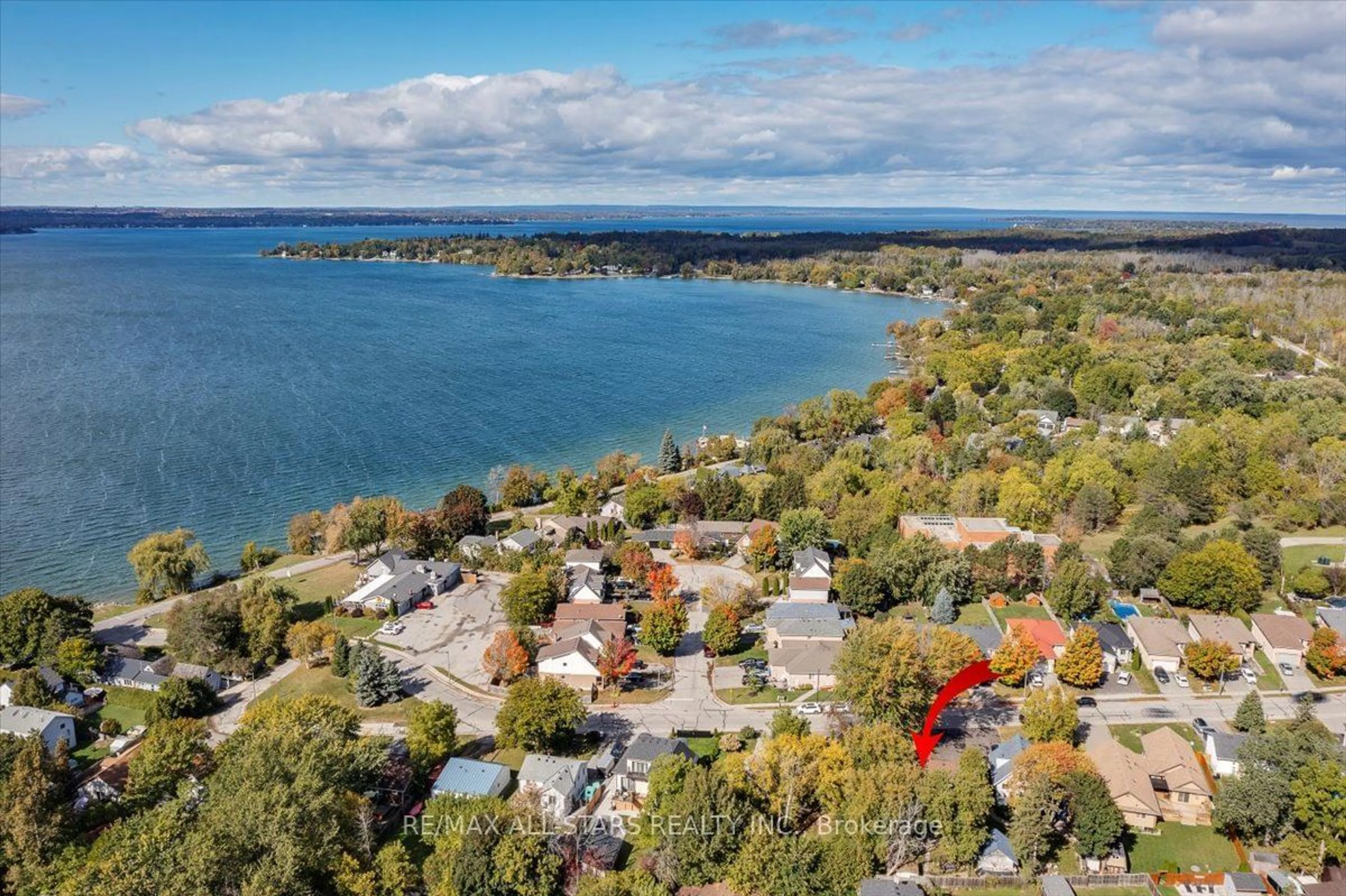 A pic from outside/outdoor area/front of a property/back of a property/a pic from drone, water/lake/river/ocean view for 279 Clarlyn Dr, Georgina Ontario L4P 3C8