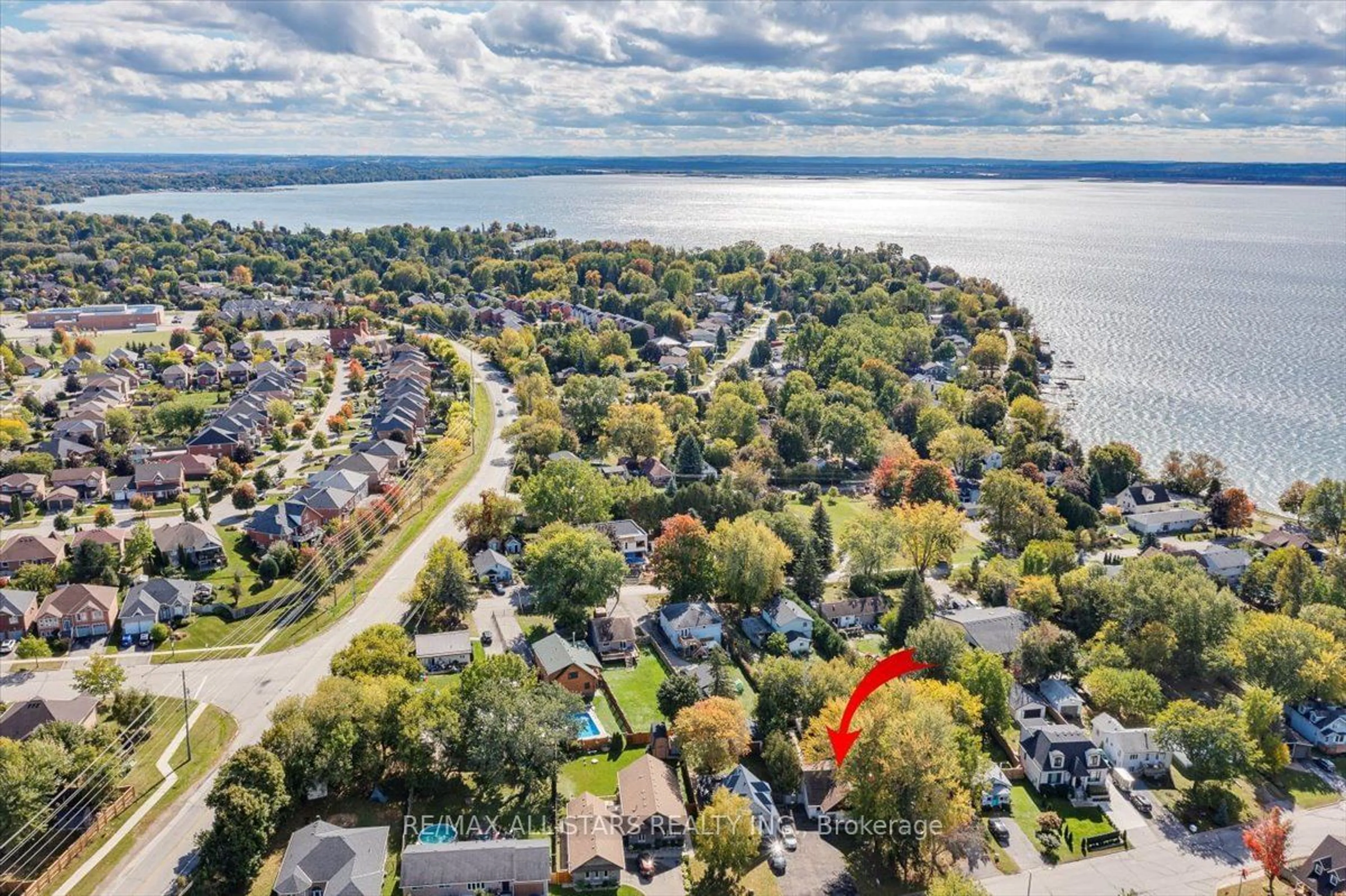 A pic from outside/outdoor area/front of a property/back of a property/a pic from drone, water/lake/river/ocean view for 279 Clarlyn Dr, Georgina Ontario L4P 3C8