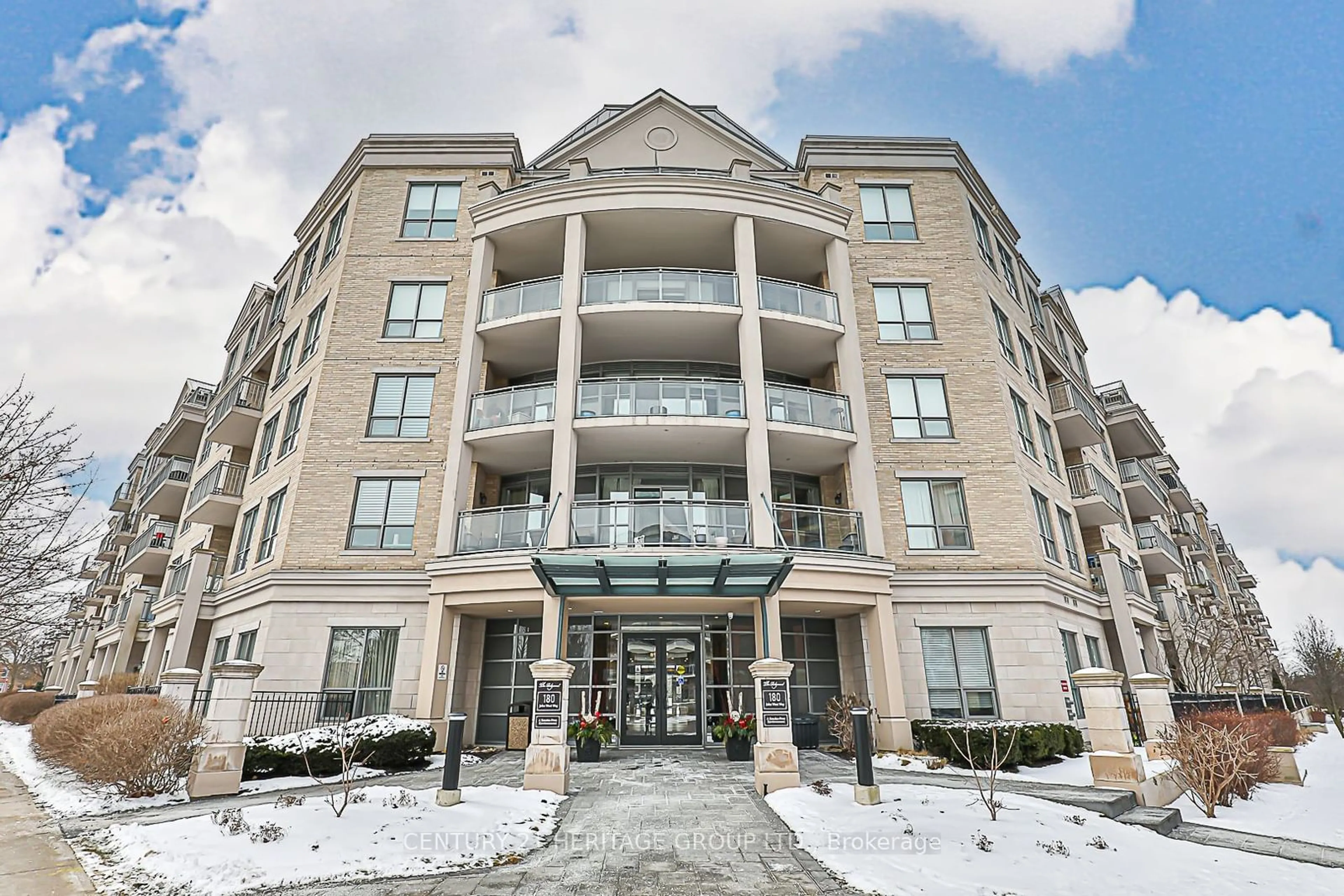 Indoor foyer for 180 John West Way #421, Aurora Ontario L4G 0R3