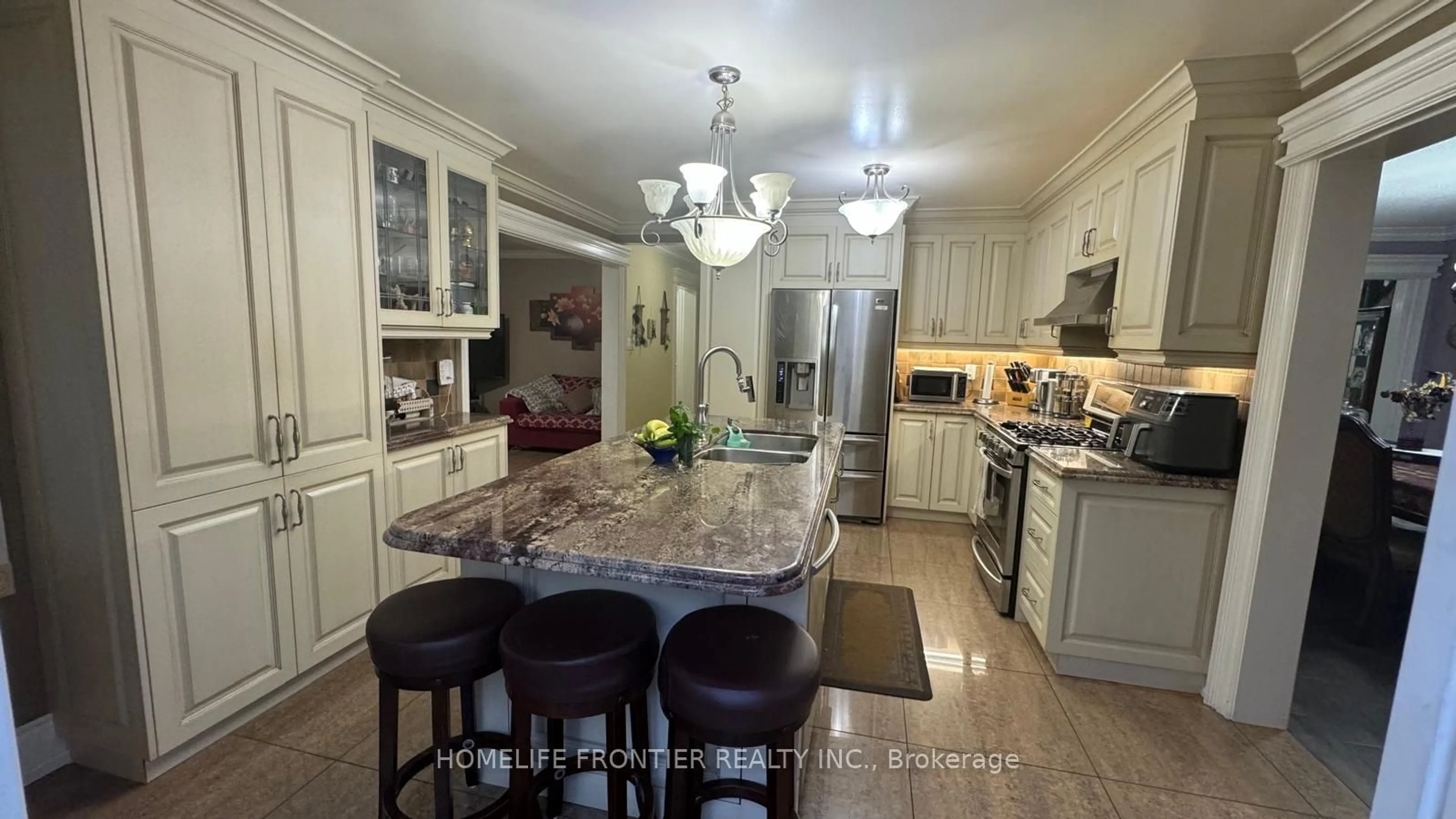 Open concept kitchen, ceramic/tile floor for 6 Mcquarrie Lane, Vaughan Ontario L6A 1A3