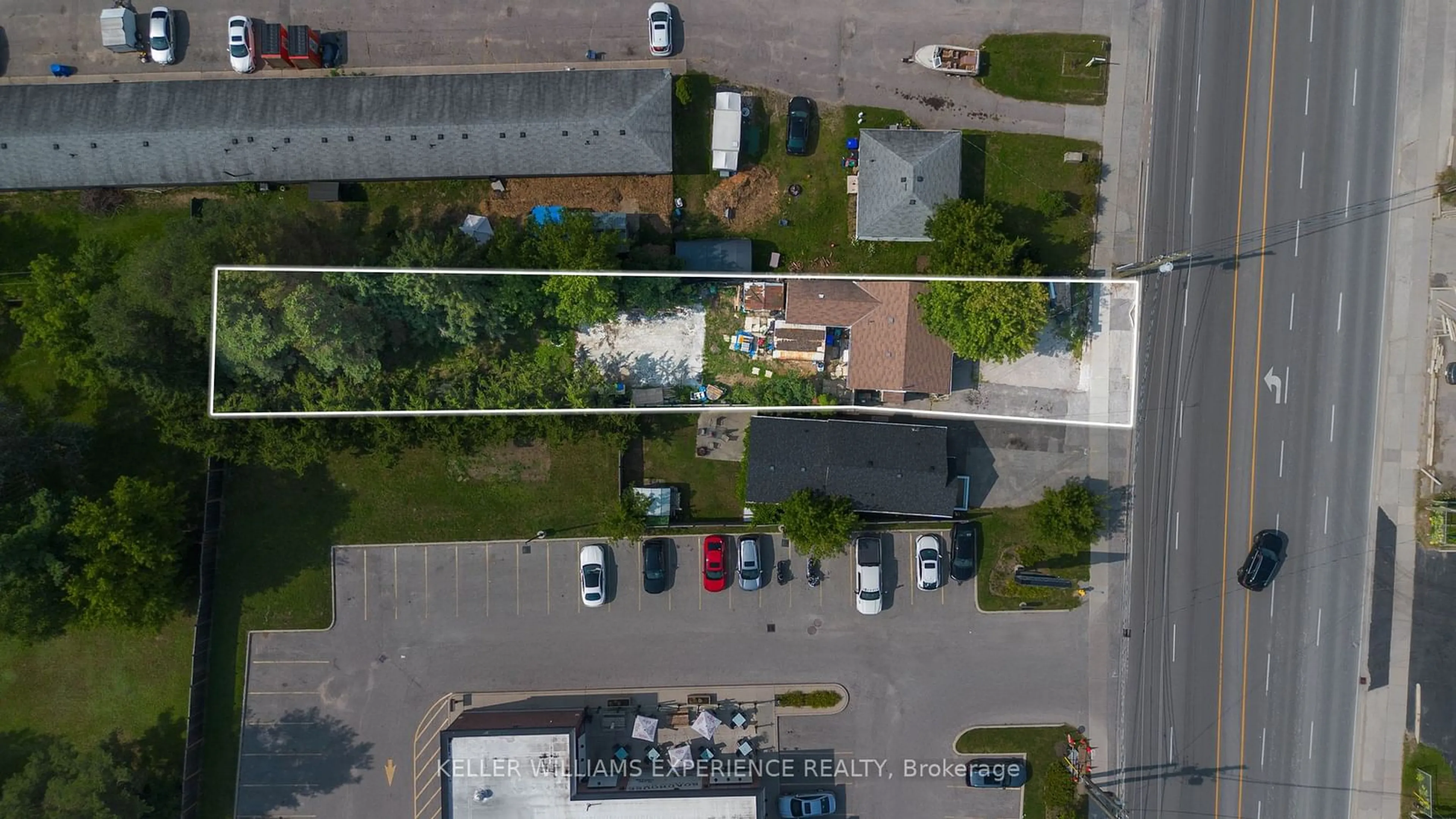 A pic from outside/outdoor area/front of a property/back of a property/a pic from drone, street for 177 Mill St, Essa Ontario L0M 1B0