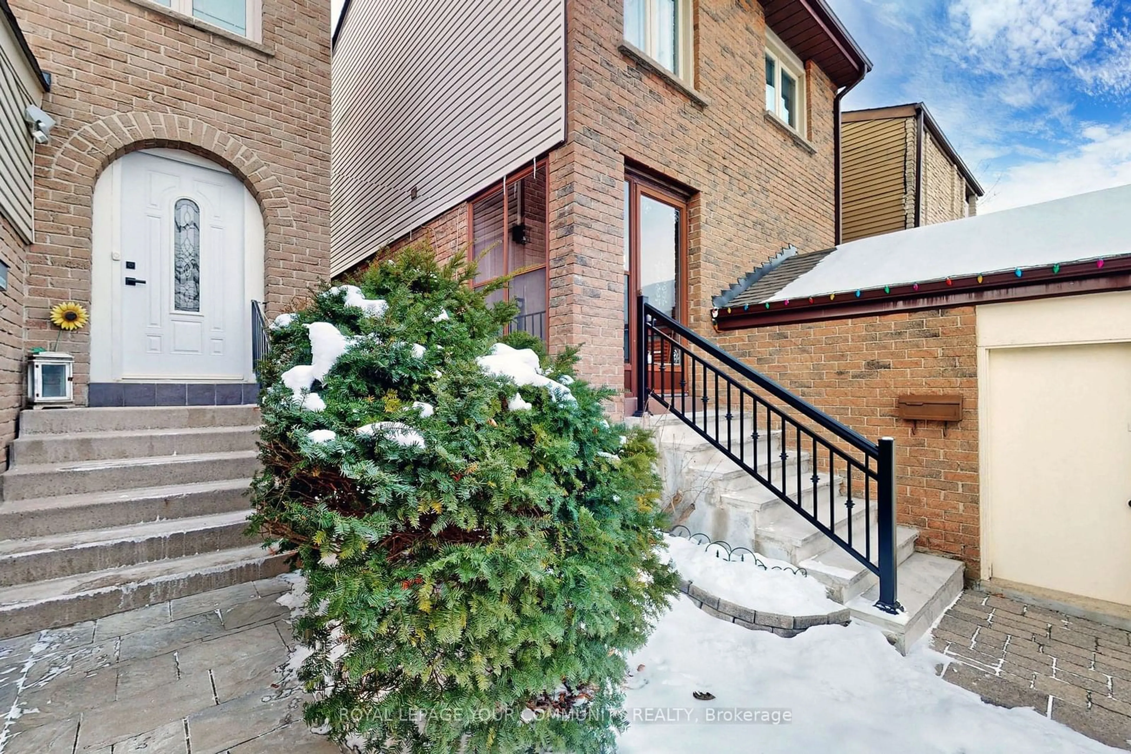 Unknown for 27 Riviera Dr, Vaughan Ontario L4K 2H9