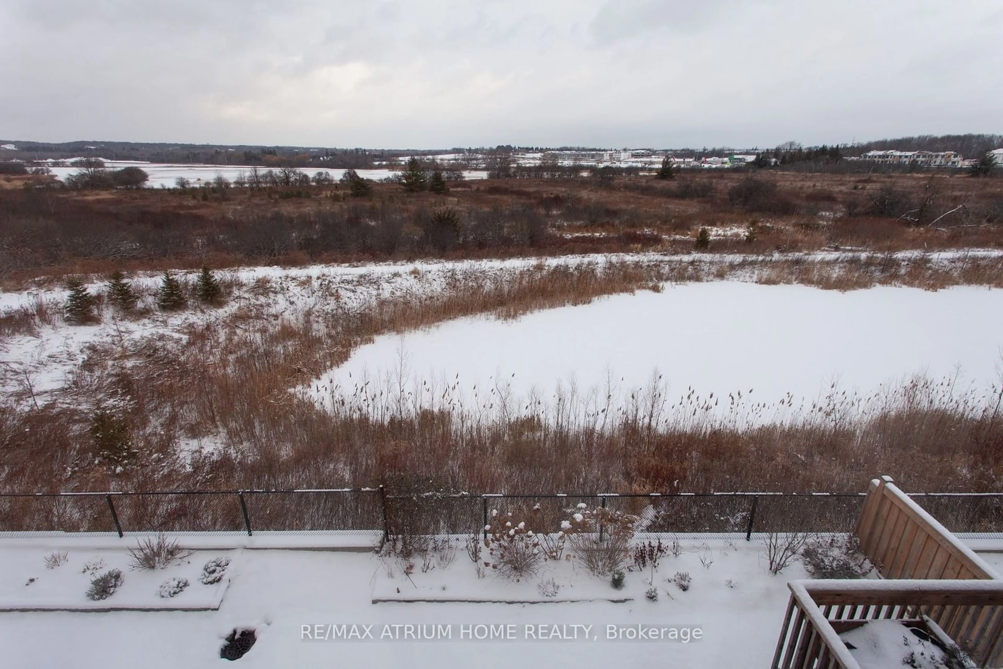 A pic from outside/outdoor area/front of a property/back of a property/a pic from drone, water/lake/river/ocean view for 104 Hartney Dr, Richmond Hill Ontario L4S 0K6