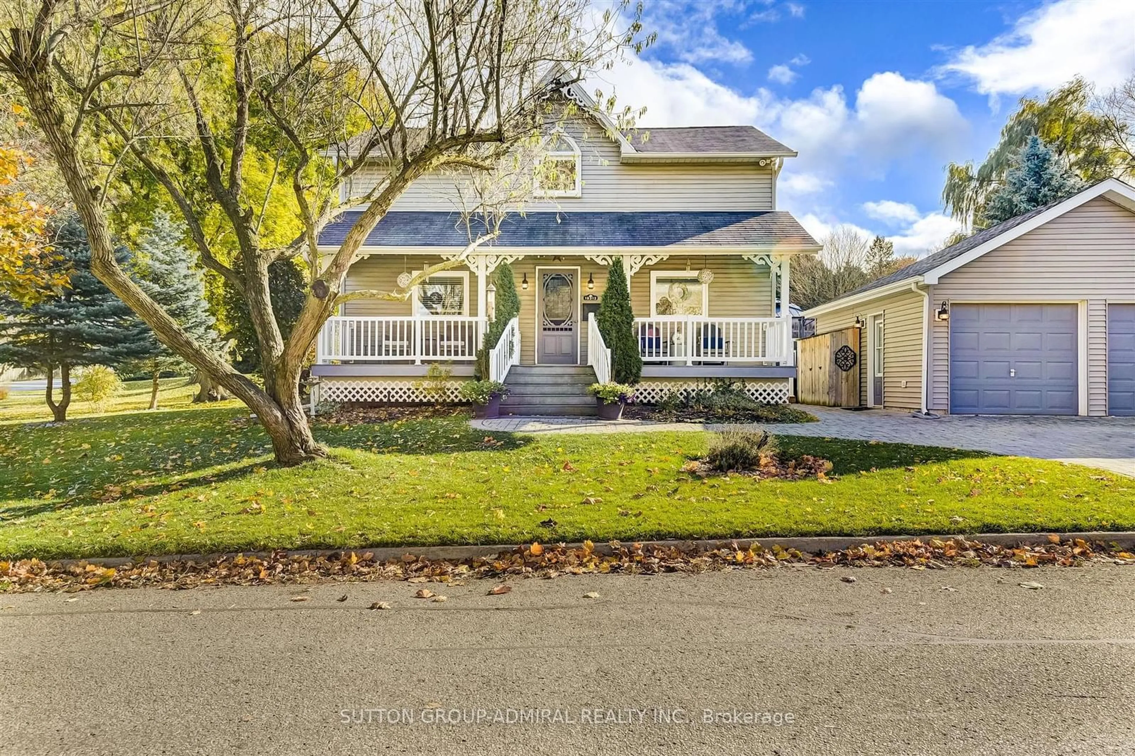 Home with vinyl exterior material, street for 19312 Holland Landing Rd, East Gwillimbury Ontario L9N 1M8