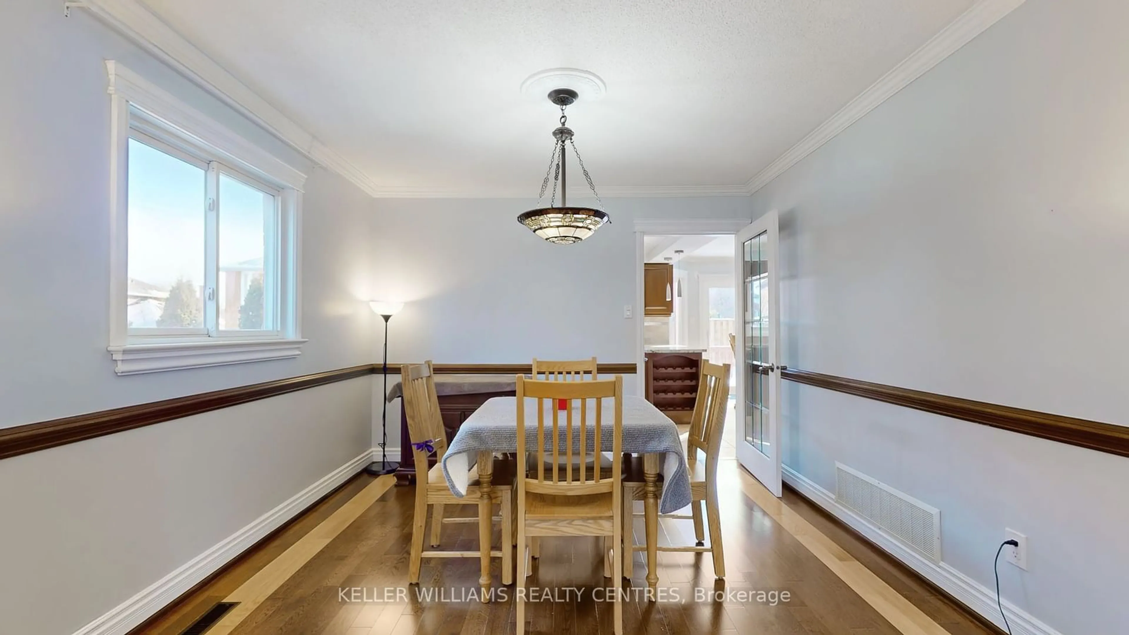 Dining room, wood/laminate floor for 88 Ballard Cres, Newmarket Ontario L3X 1S1