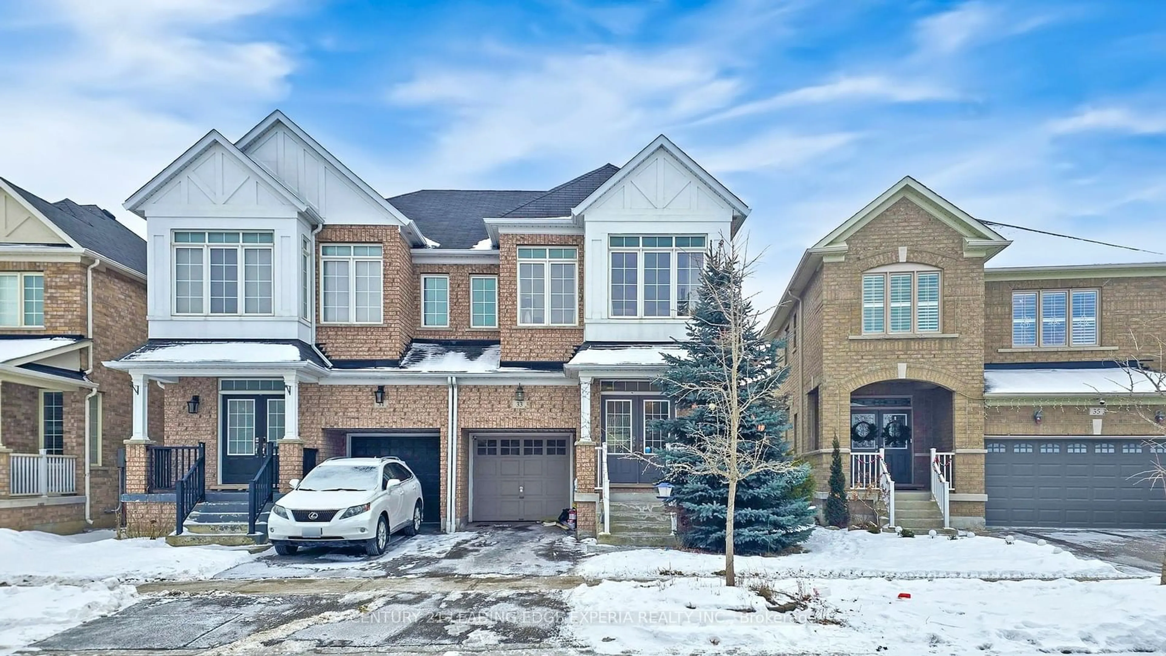 Home with brick exterior material, street for 33 Brown Lane, Whitchurch-Stouffville Ontario L4A 0V1