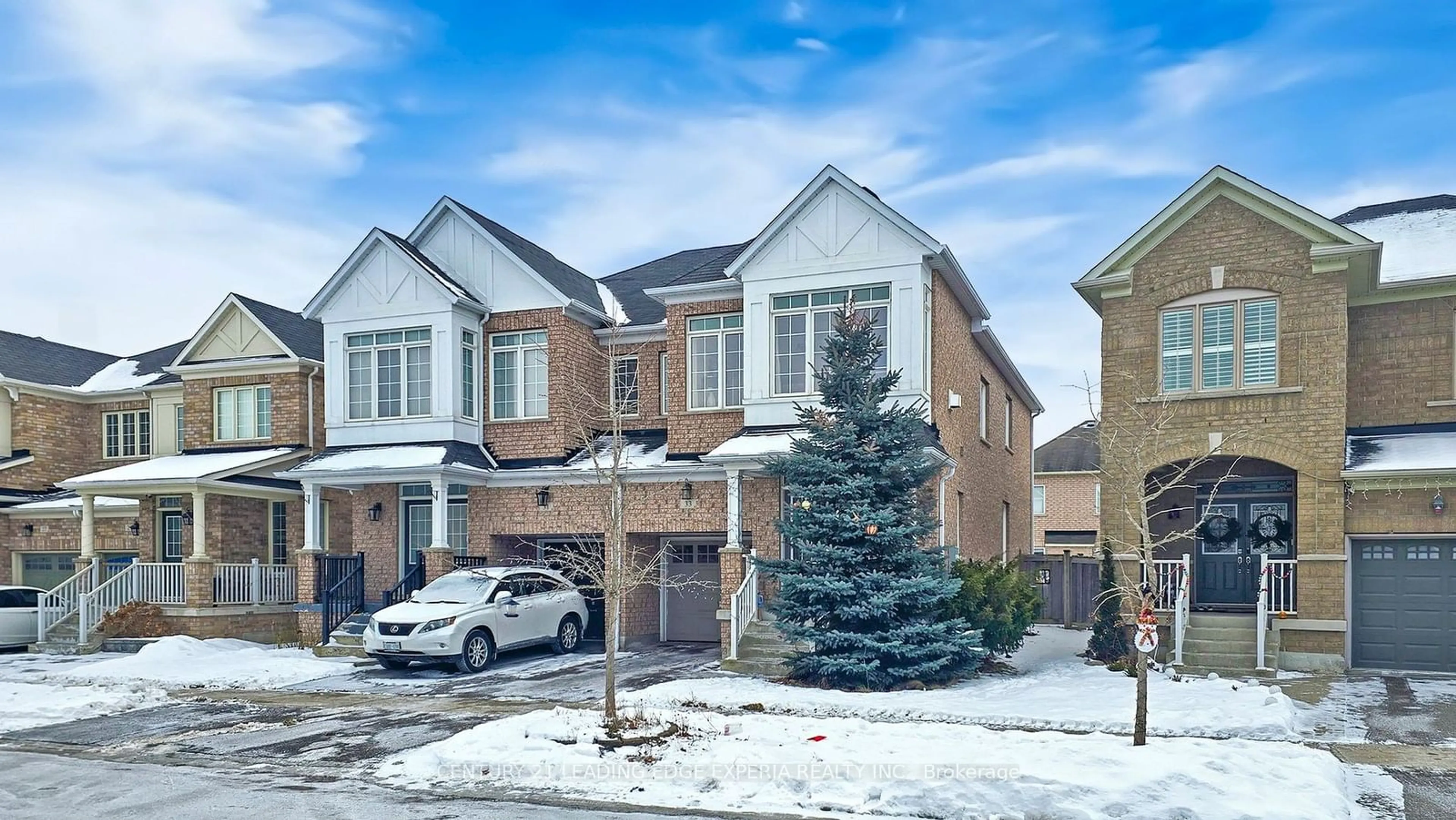 Home with brick exterior material, street for 33 Brown Lane, Whitchurch-Stouffville Ontario L4A 0V1