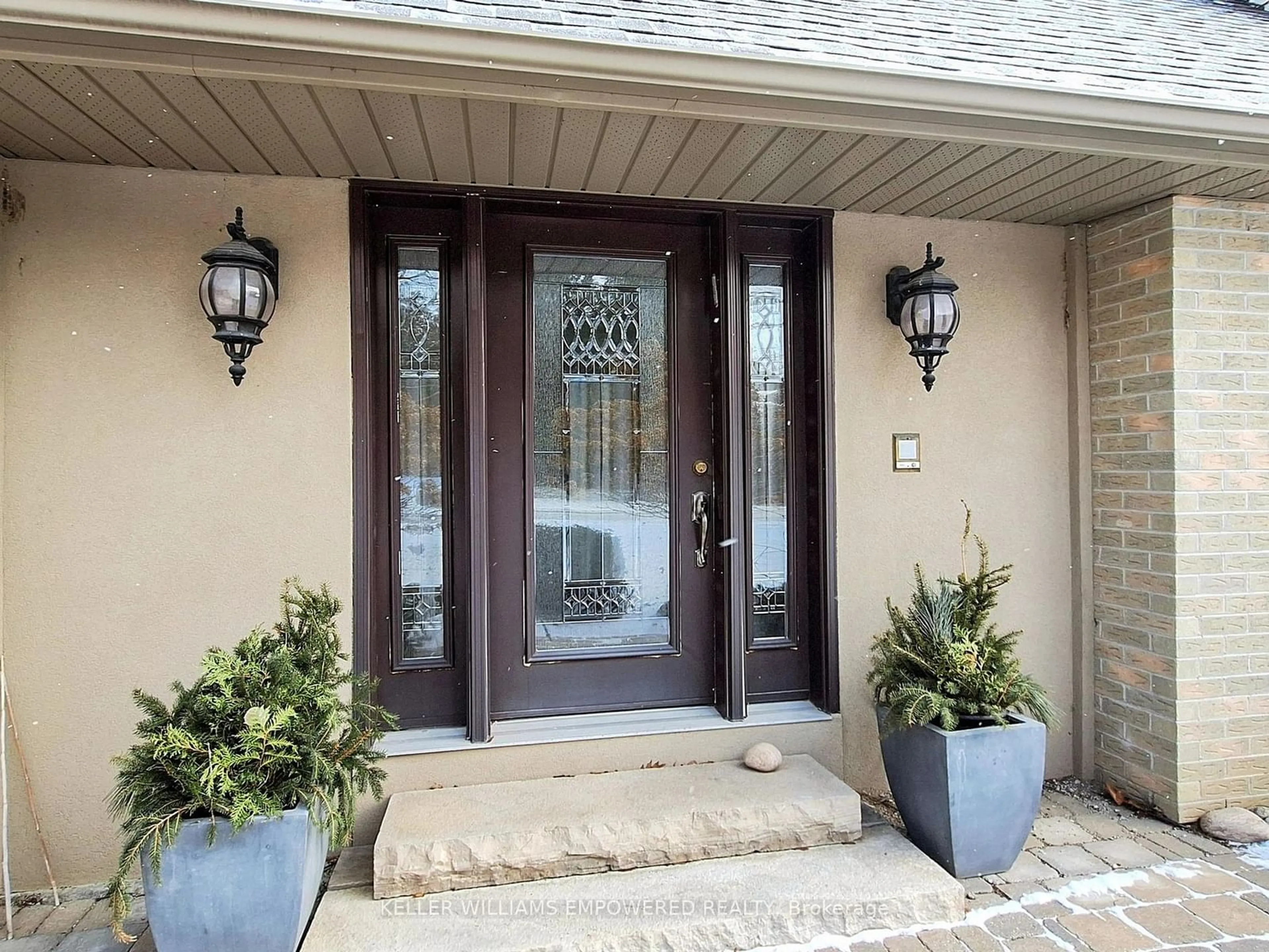 Indoor entryway for 544 Woodland Acres Cres, Vaughan Ontario L6A 1G2