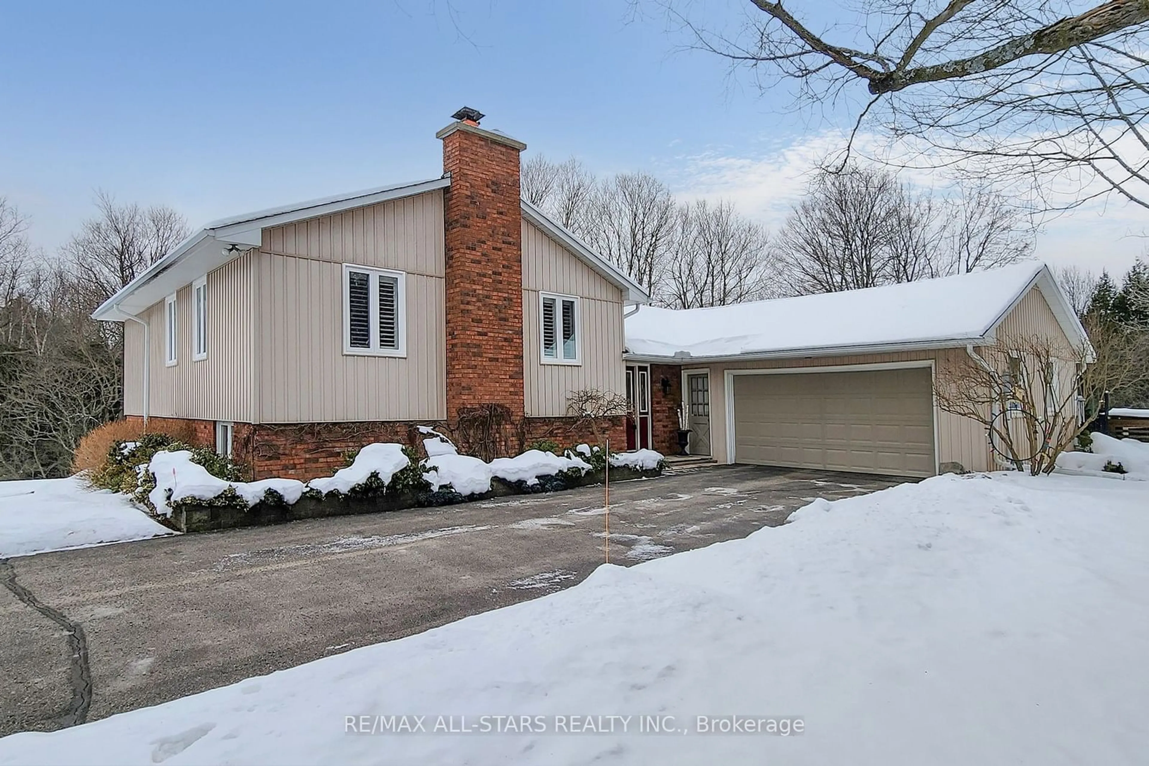 Home with brick exterior material, street for 4 Deerfoot Dr, Uxbridge Ontario L0C 1H0