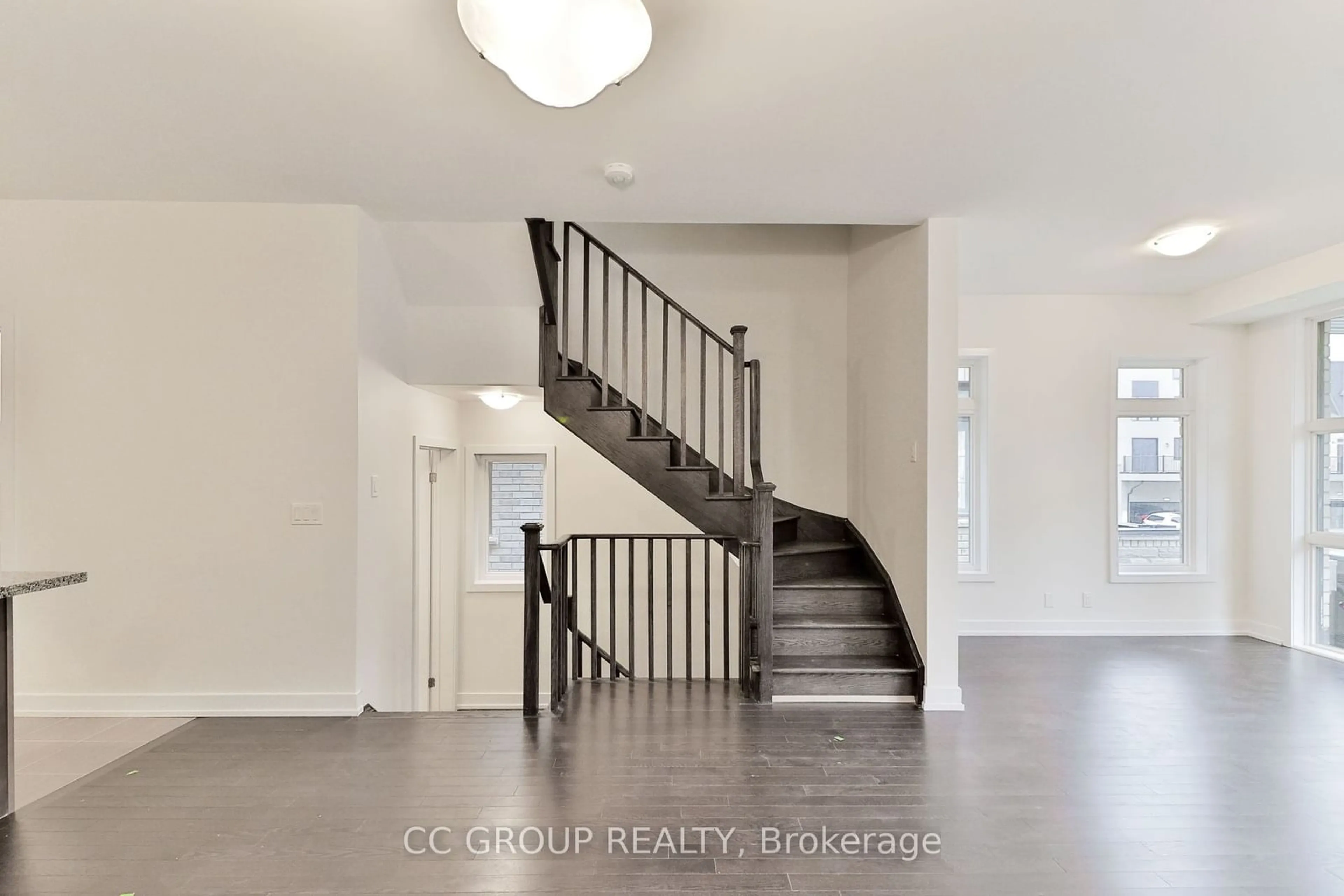 Indoor entryway for 24 William Shearn Cres, Markham Ontario L6C 3J4