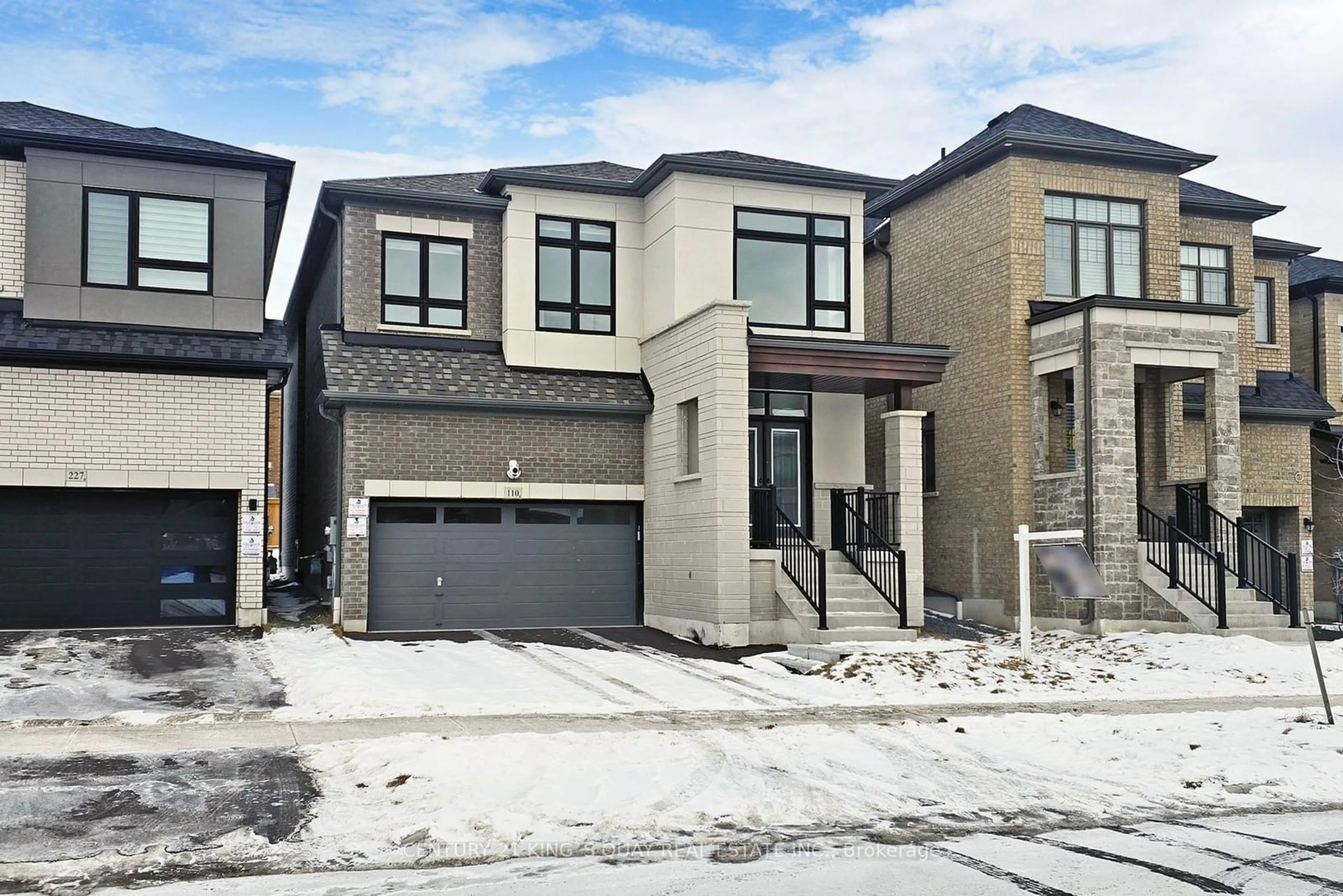 Home with brick exterior material, street for 110 Markview Rd, Whitchurch-Stouffville Ontario L4A 4W3