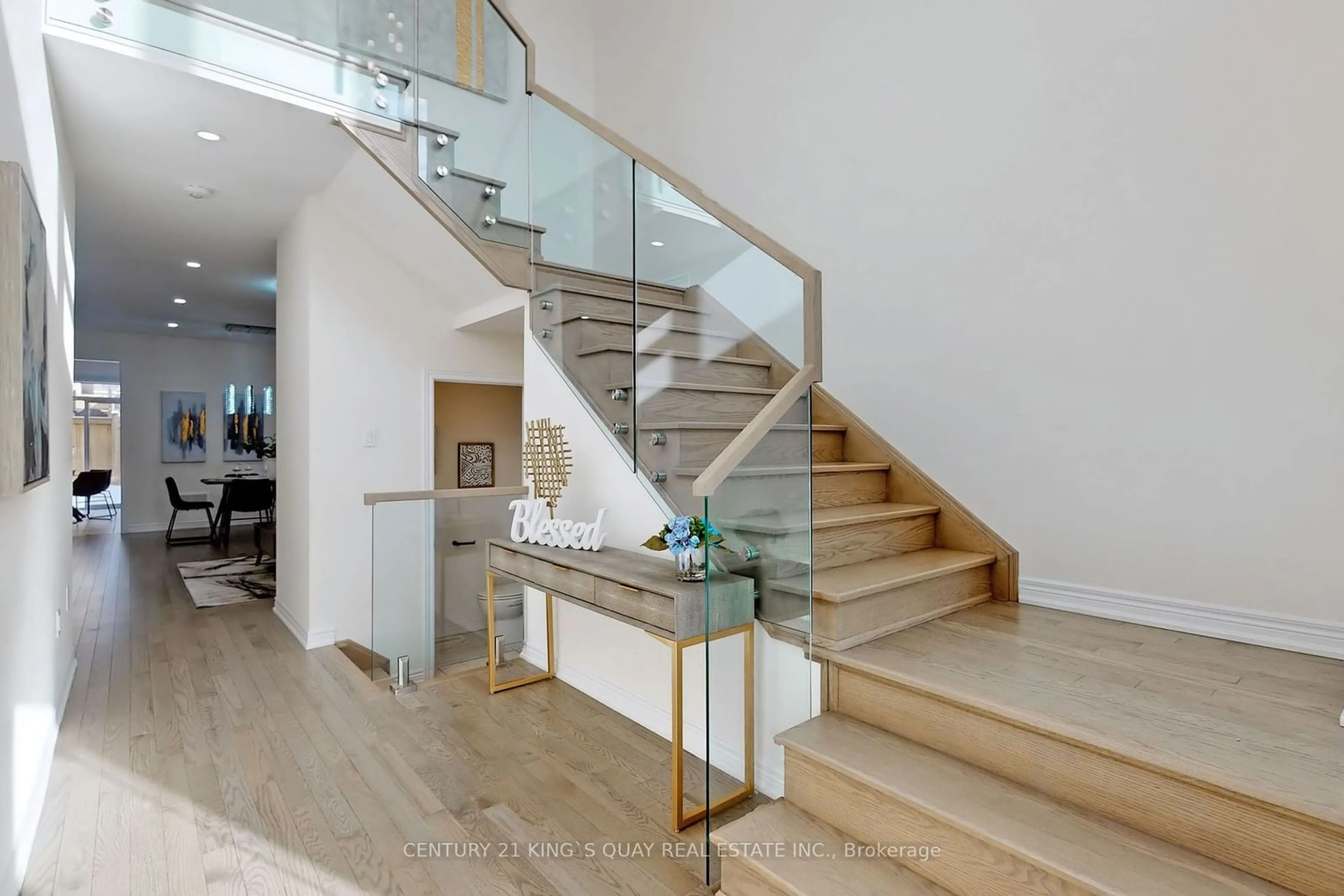 Stairs for 110 Markview Rd, Whitchurch-Stouffville Ontario L4A 4W3