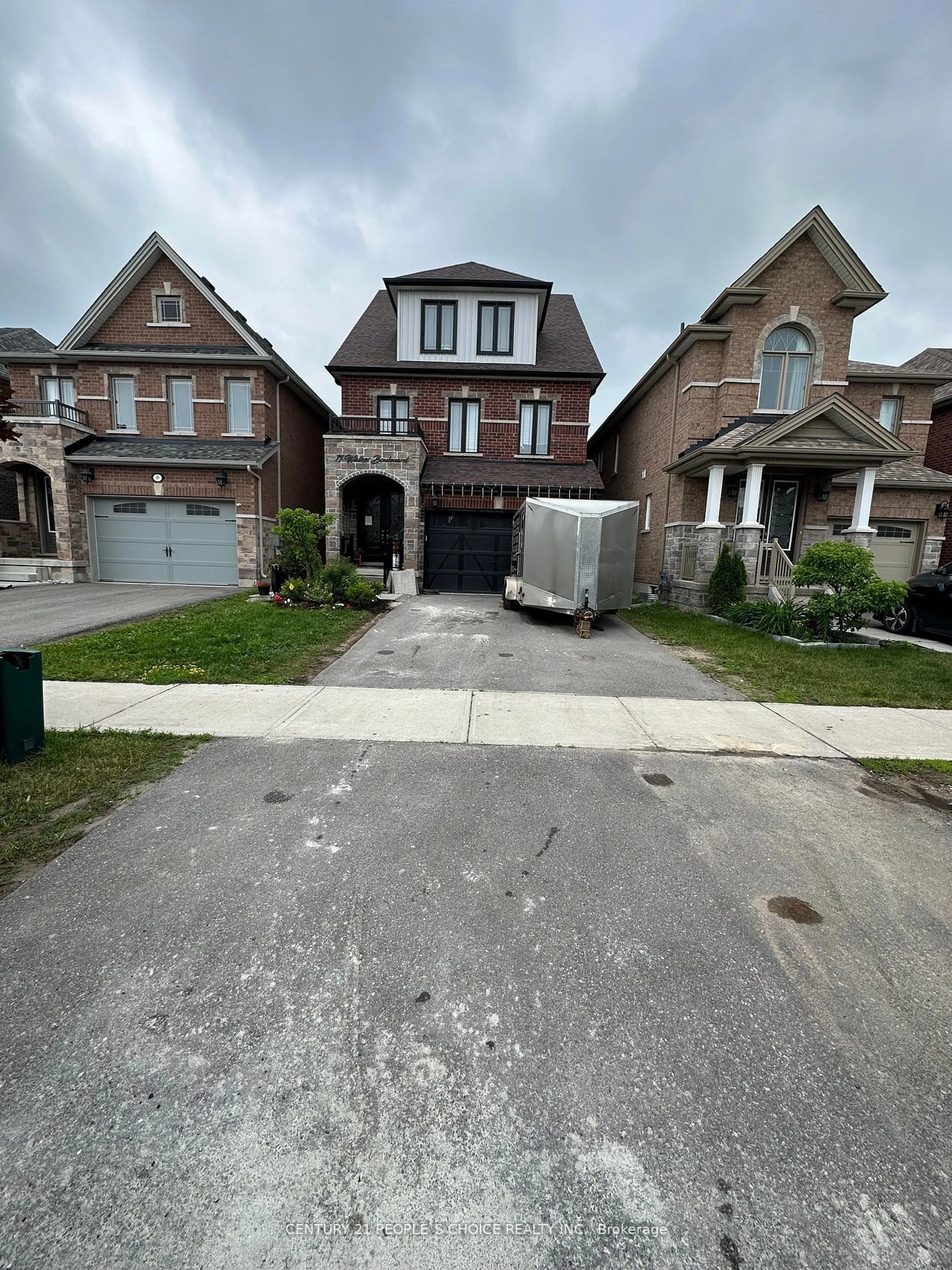 A pic from outside/outdoor area/front of a property/back of a property/a pic from drone, street for 71 Walker Blvd, New Tecumseth Ontario L9R 0N3