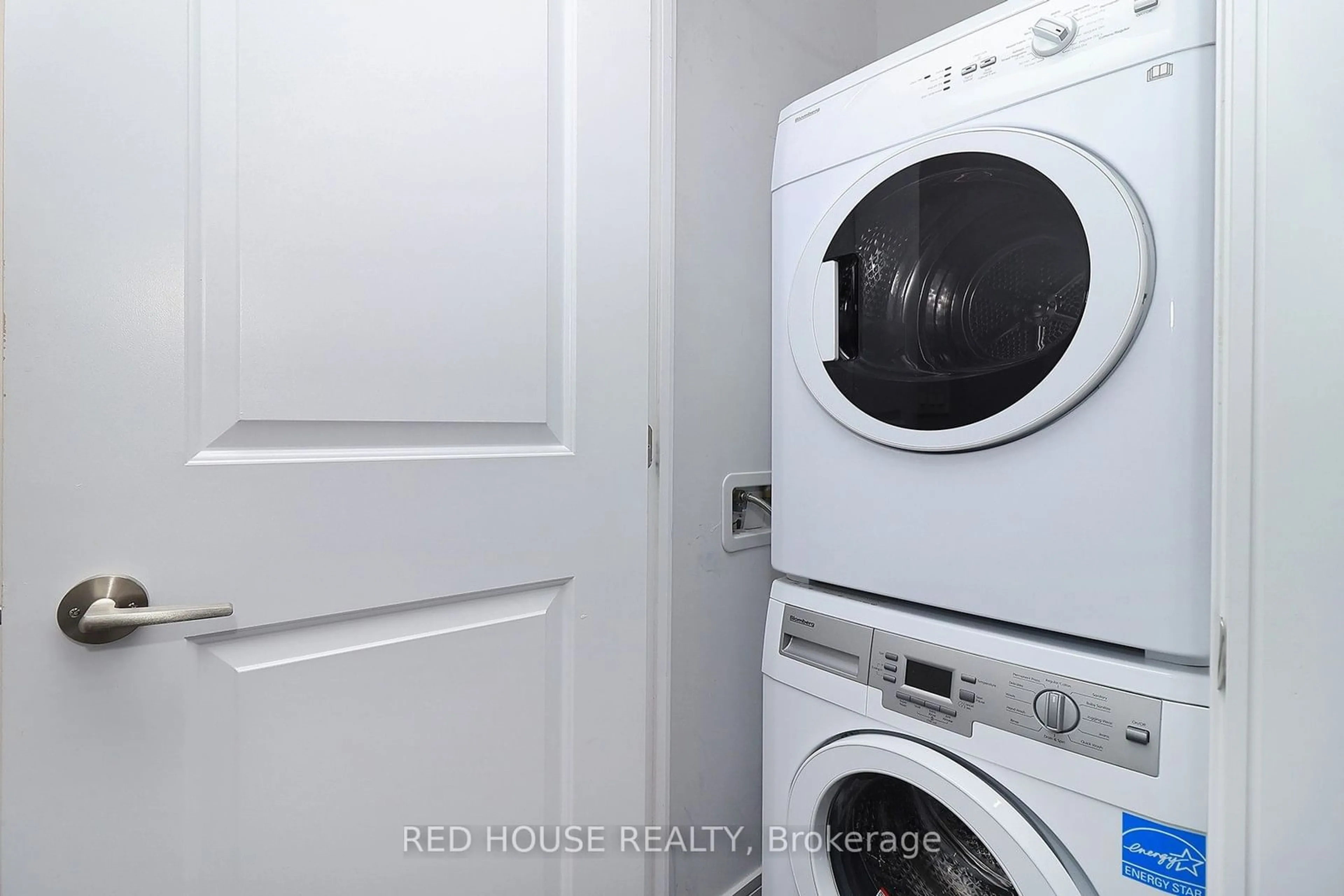 Laundry room for 9201 Yonge St #1513, Richmond Hill Ontario M5R 2J2