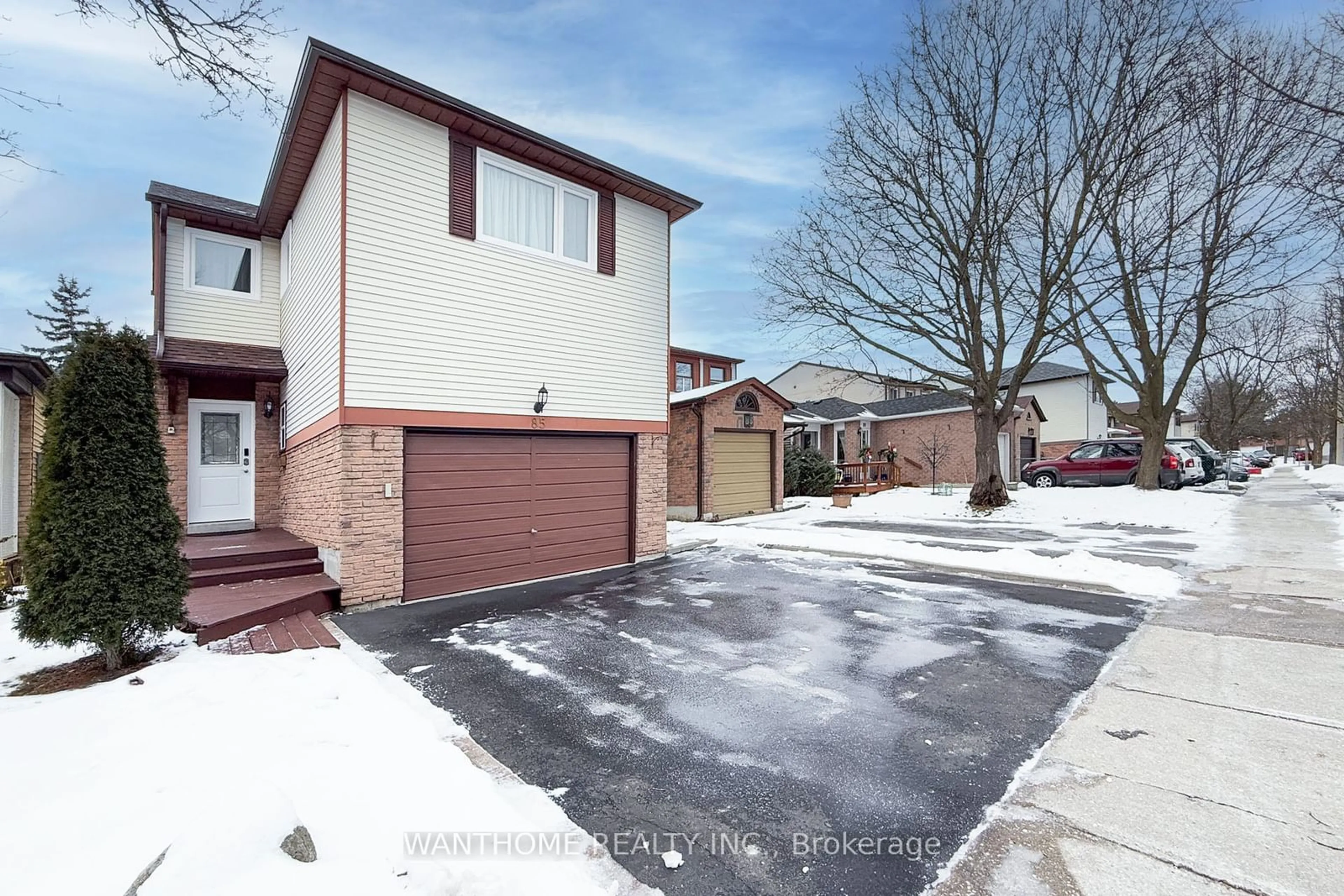 A pic from outside/outdoor area/front of a property/back of a property/a pic from drone, street for 85 Madsen Cres, Markham Ontario L3R 4P2