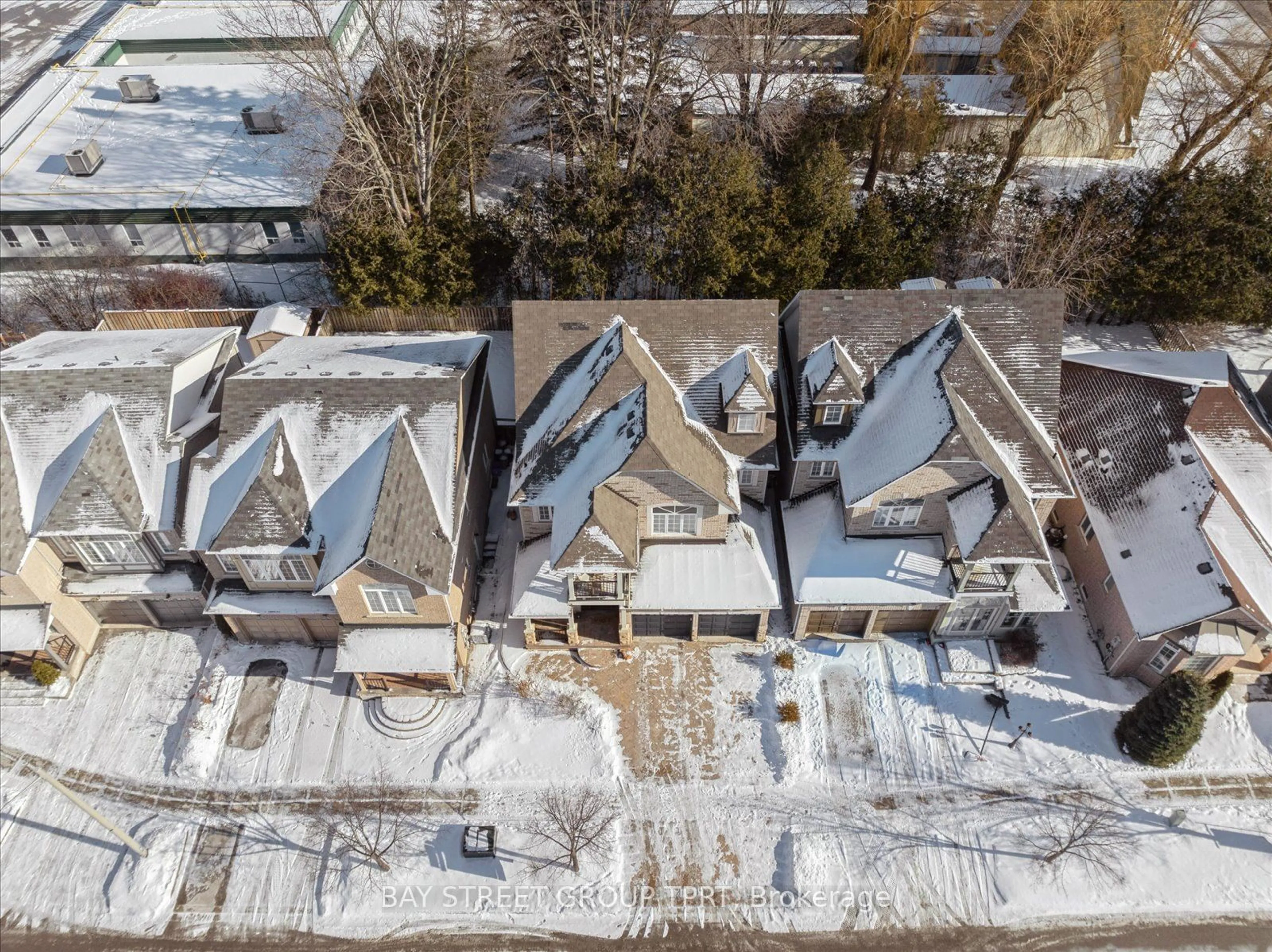 A pic from outside/outdoor area/front of a property/back of a property/a pic from drone, street for 12 Wellspring Ave, Richmond Hill Ontario L4E 4Z6