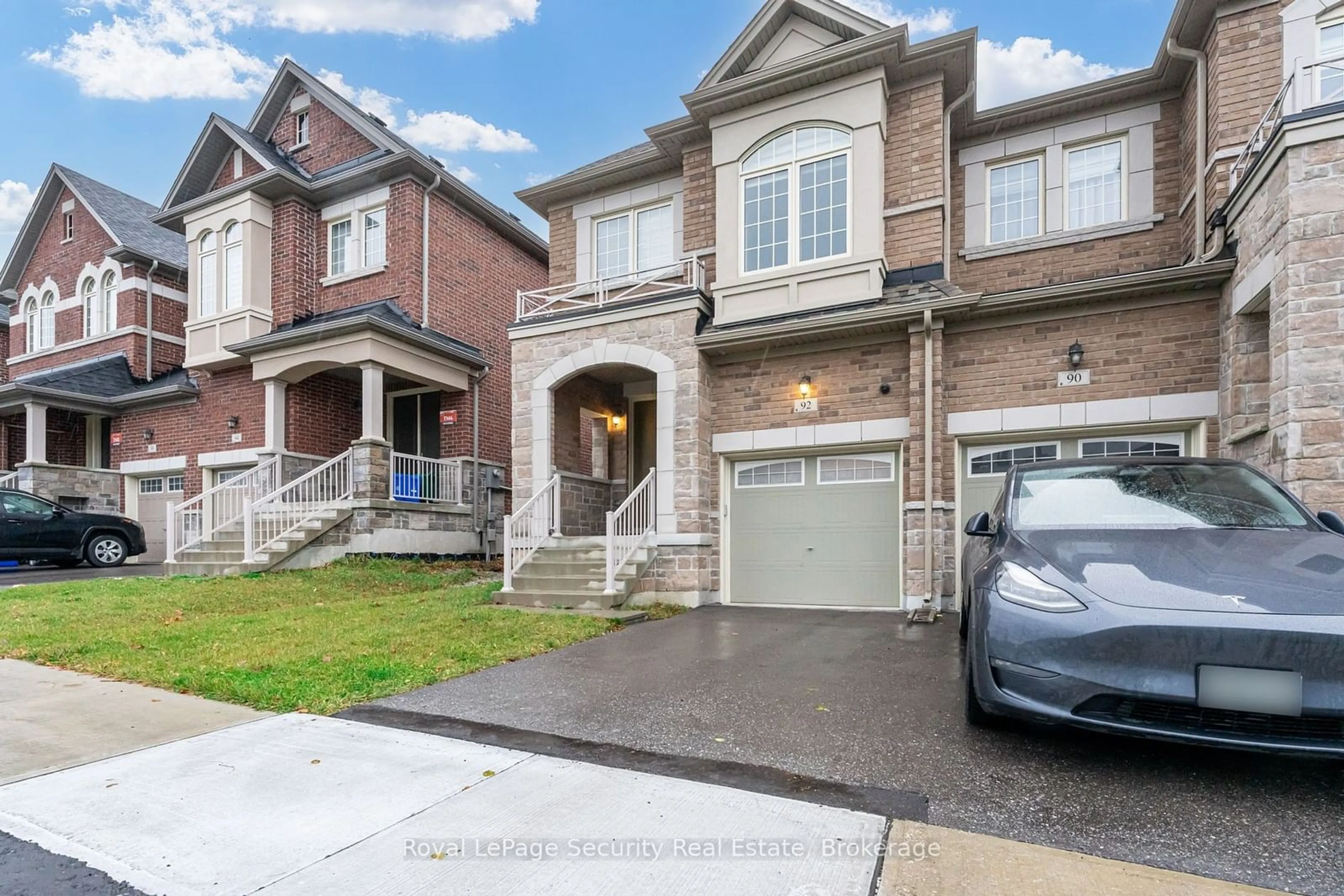 Home with brick exterior material, street for 92 Drizzel Cres, Richmond Hill Ontario L4E 2Z1