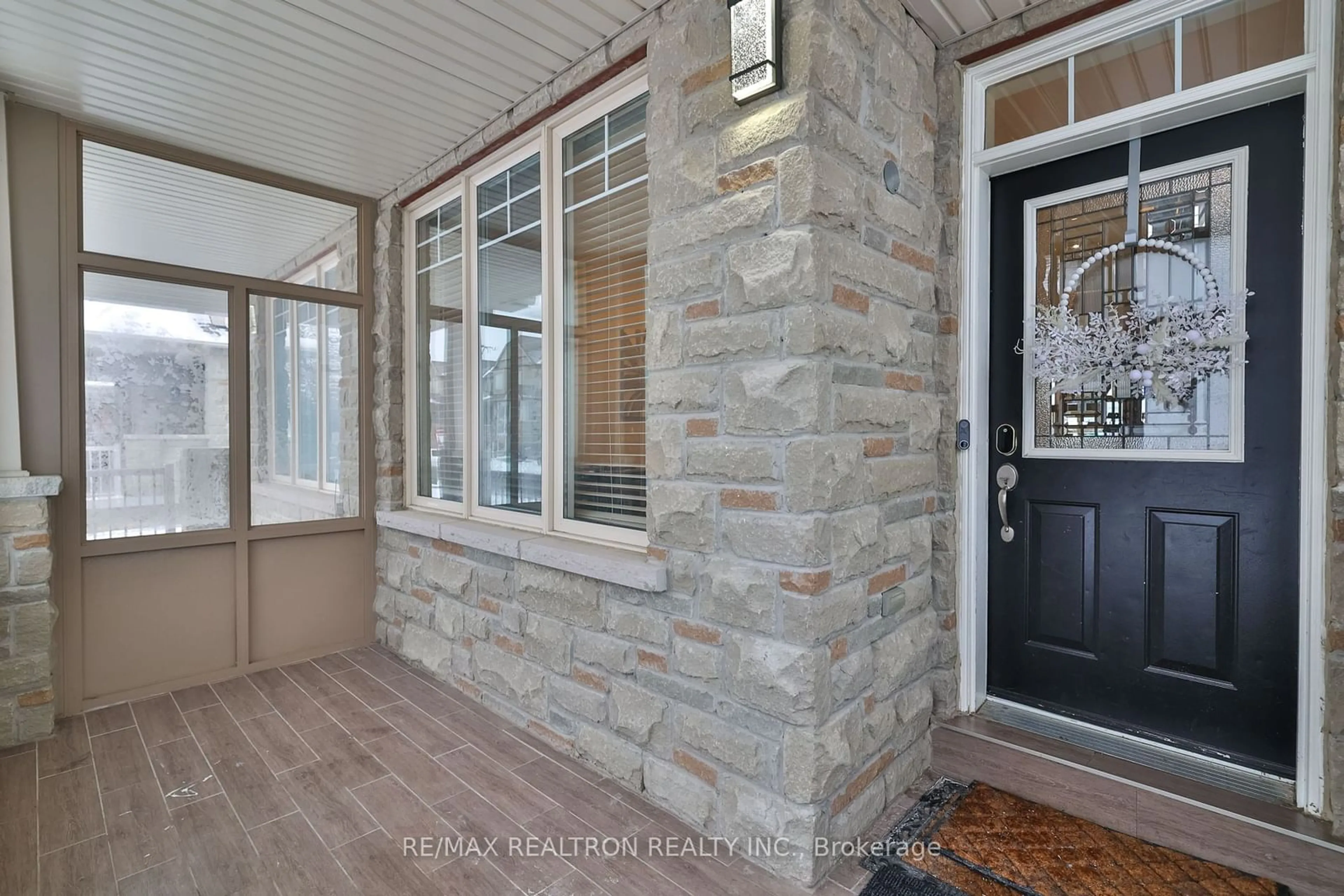 Indoor entryway for 93 Shirrick Dr, Richmond Hill Ontario L4E 0B7