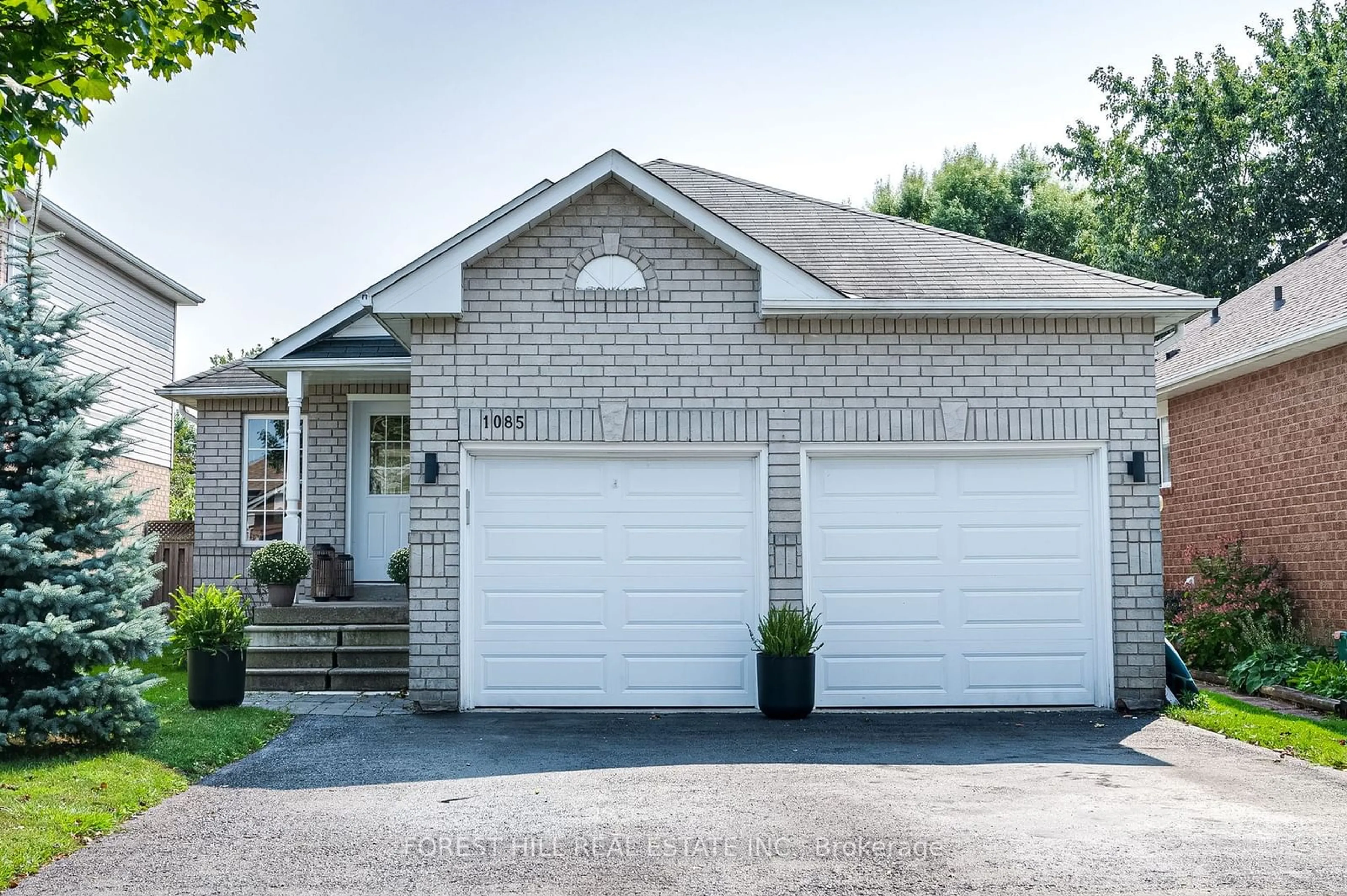 Home with brick exterior material, street for 1085 Kensington St, Innisfil Ontario L9S 1T7