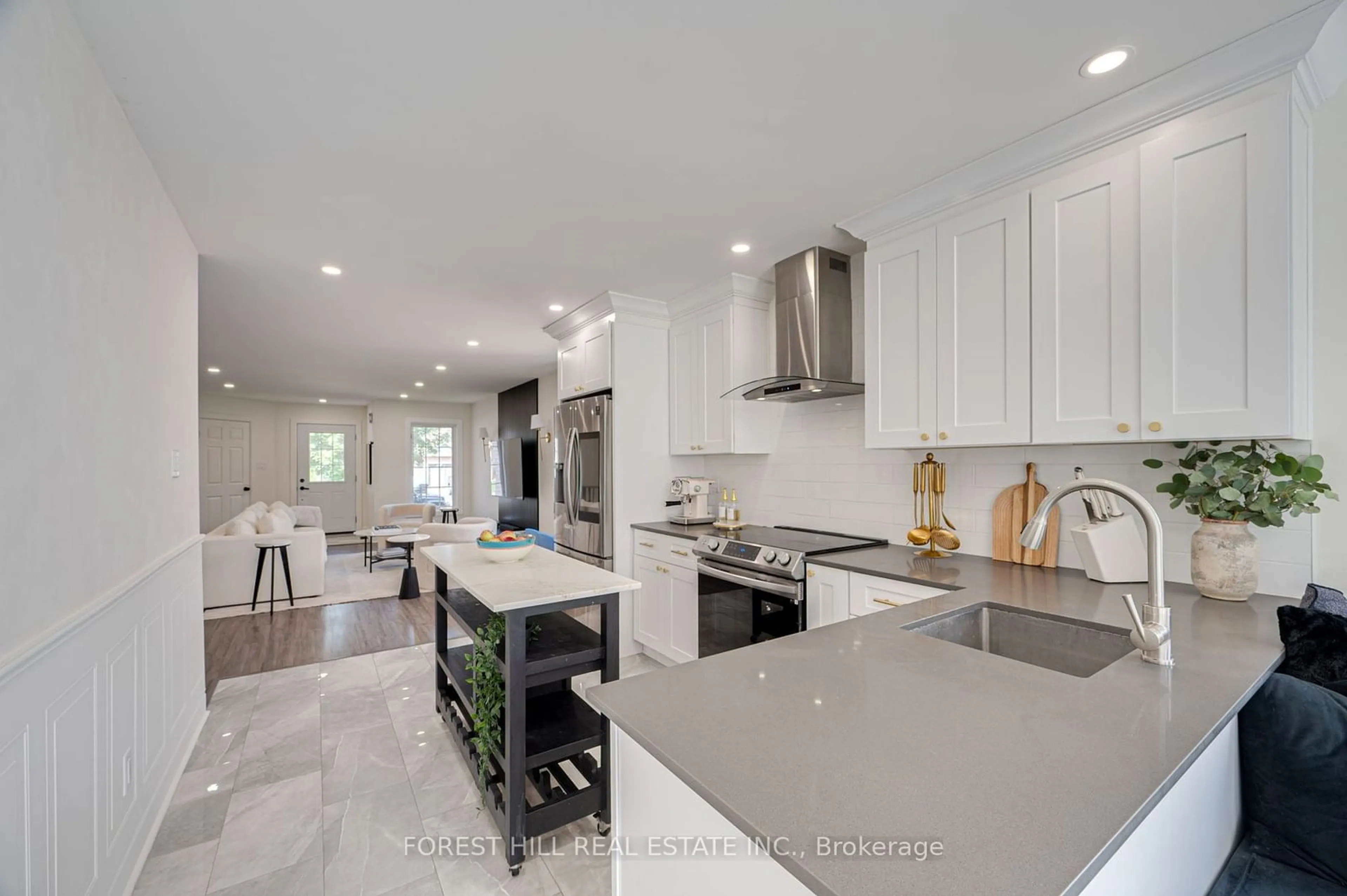 Contemporary kitchen, ceramic/tile floor for 1085 Kensington St, Innisfil Ontario L9S 1T7