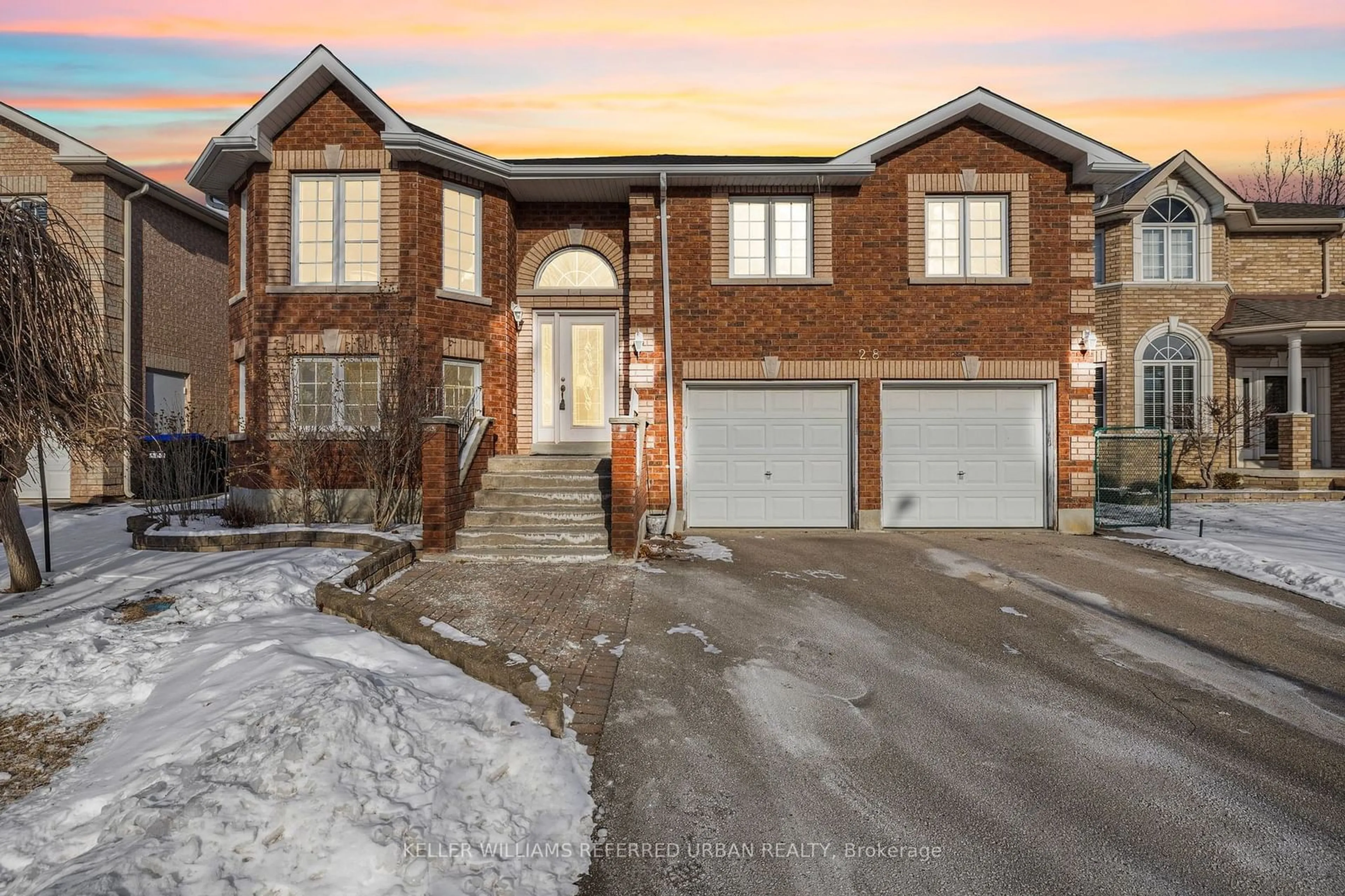 Home with brick exterior material, street for 28 Saint Ave, Bradford West Gwillimbury Ontario L3Z 3H6