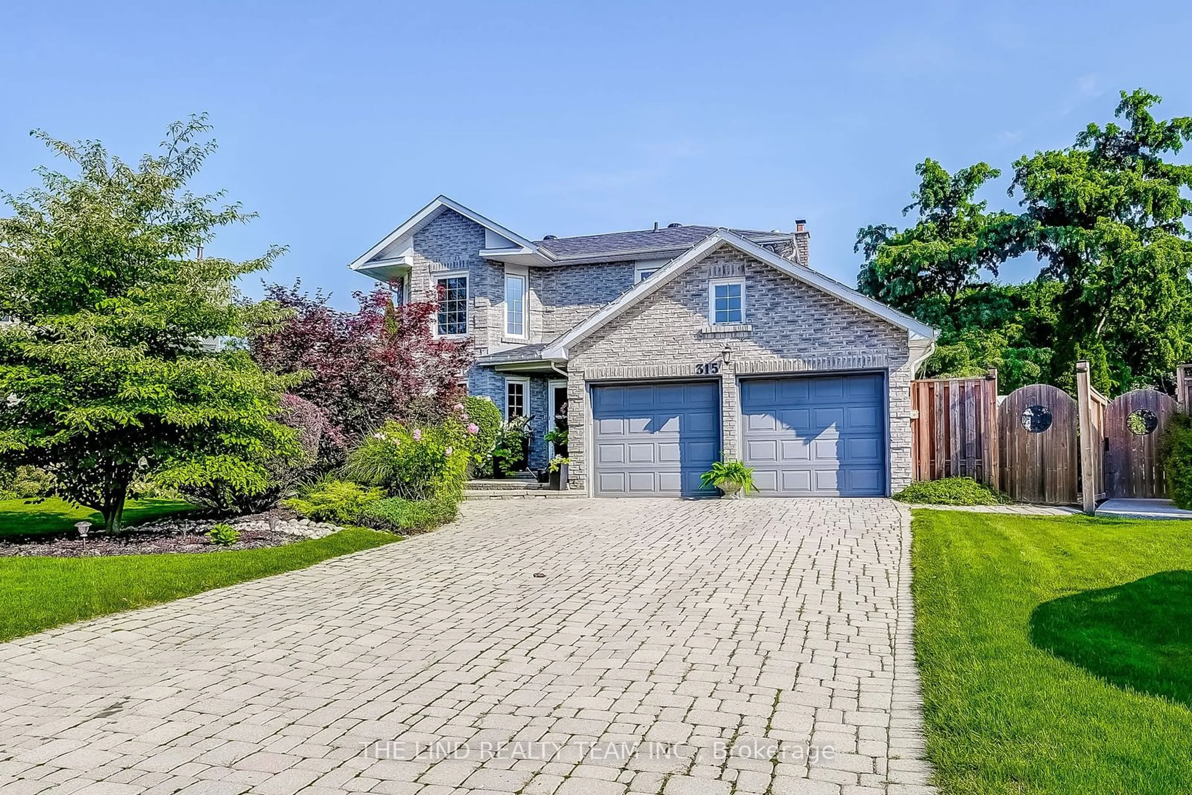 Home with brick exterior material, street for 315 Exeter Crt, Newmarket Ontario L3Y 6N8