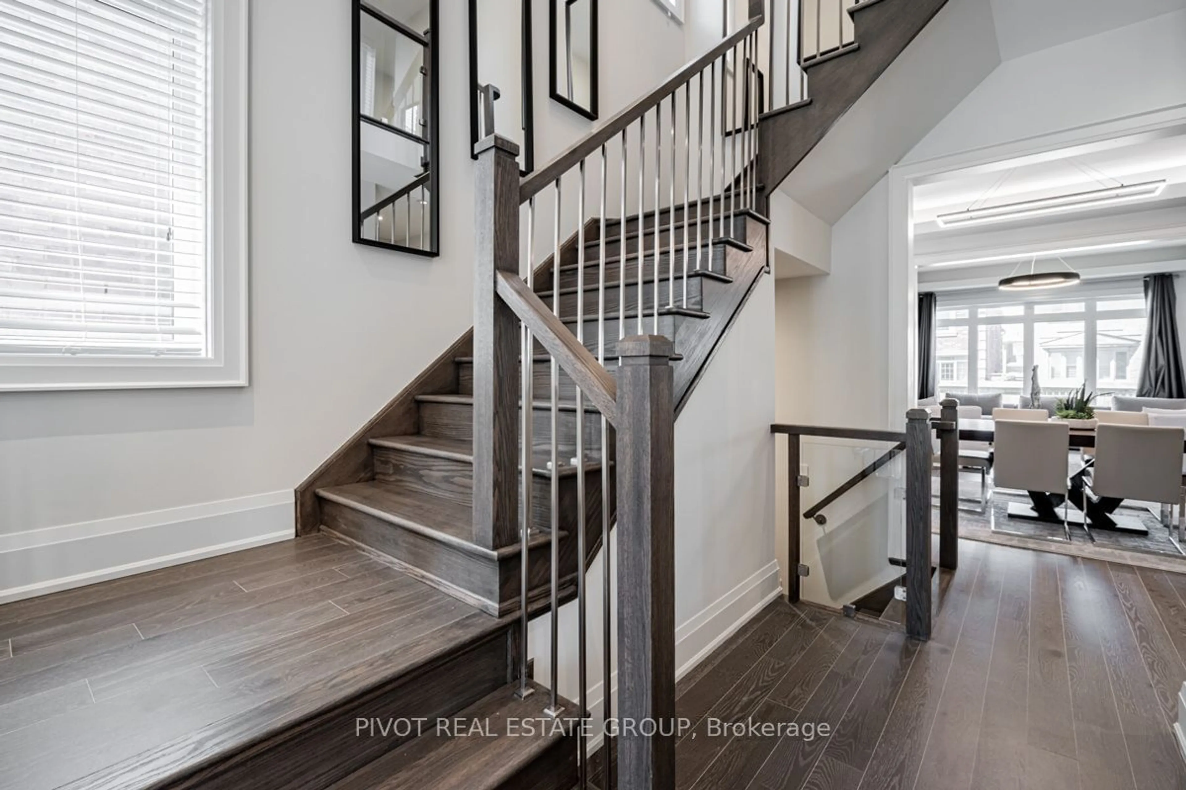 Stairs for 4 Clara May Ave, East Gwillimbury Ontario L9N 0R4