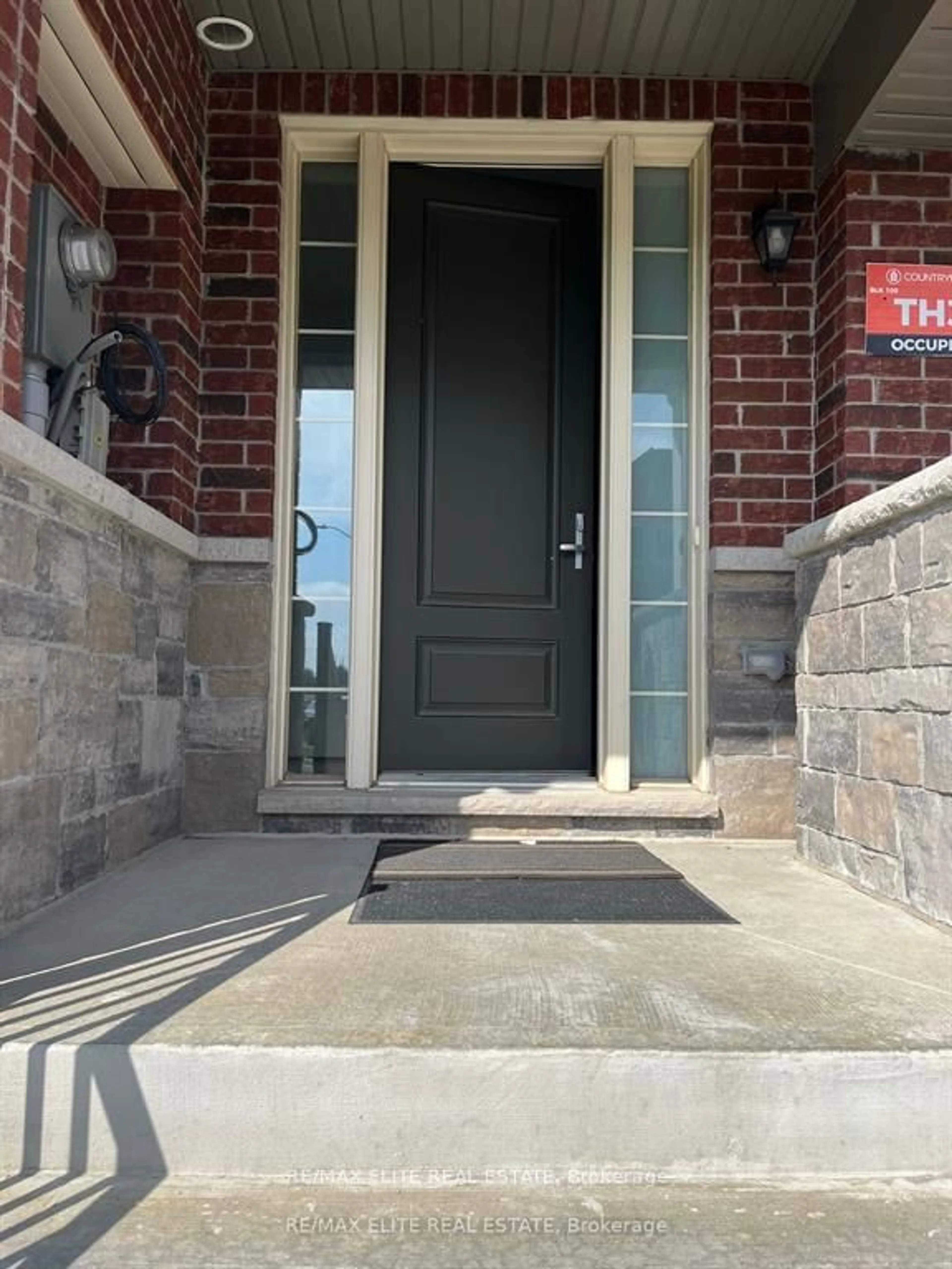 Indoor entryway for 96 Drizzel Cres, Richmond Hill Ontario L4E 2Z1