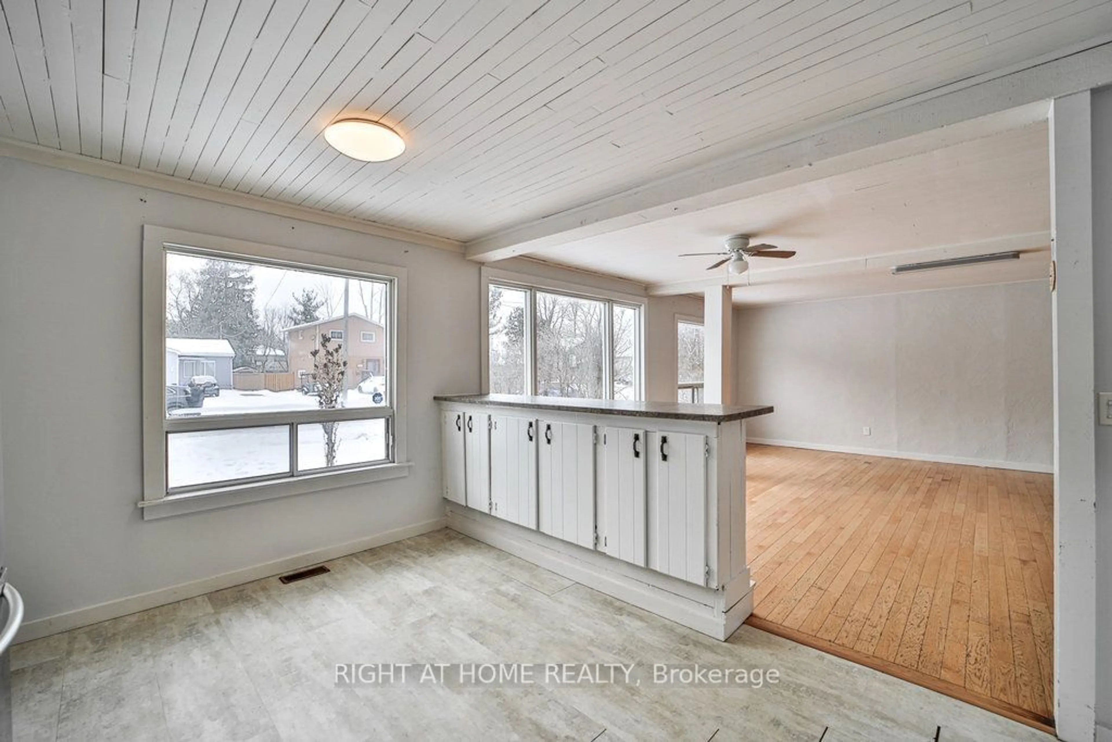 Open concept kitchen, unknown for 284 Kenwood Ave, Georgina Ontario L4P 2X5