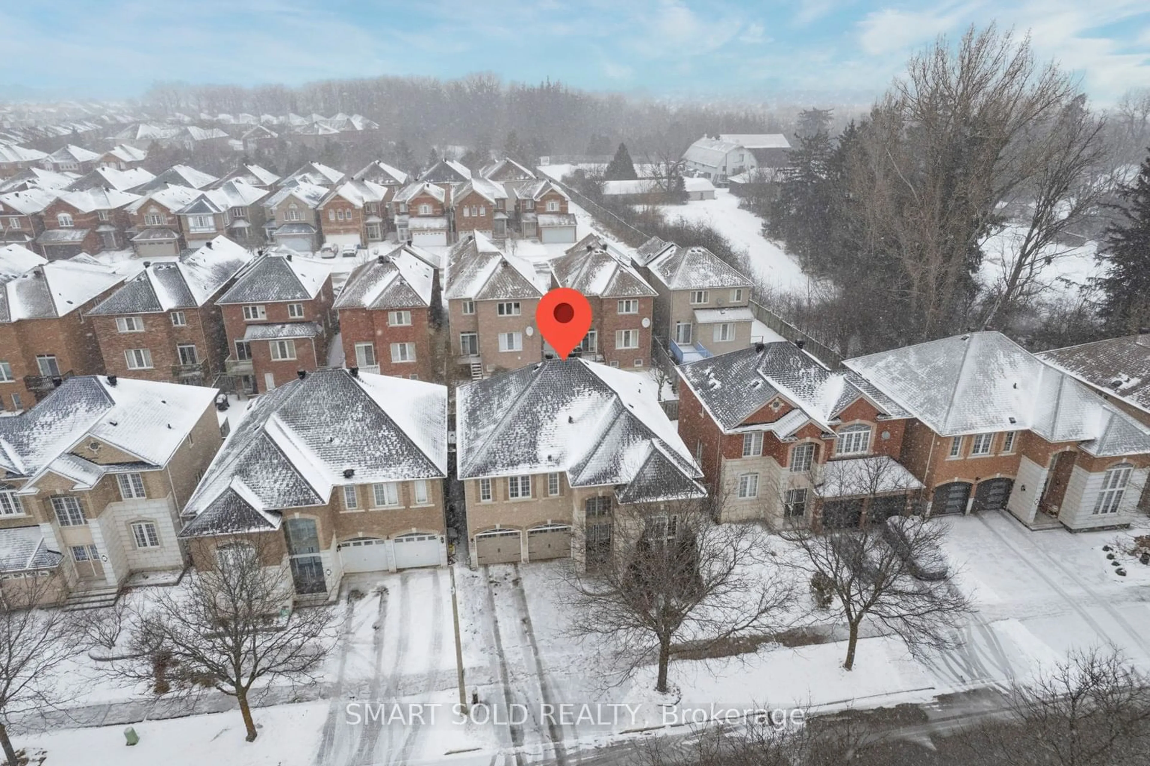 A pic from outside/outdoor area/front of a property/back of a property/a pic from drone, city buildings view from balcony for 123 Gemini Cres, Richmond Hill Ontario L4S 2K7